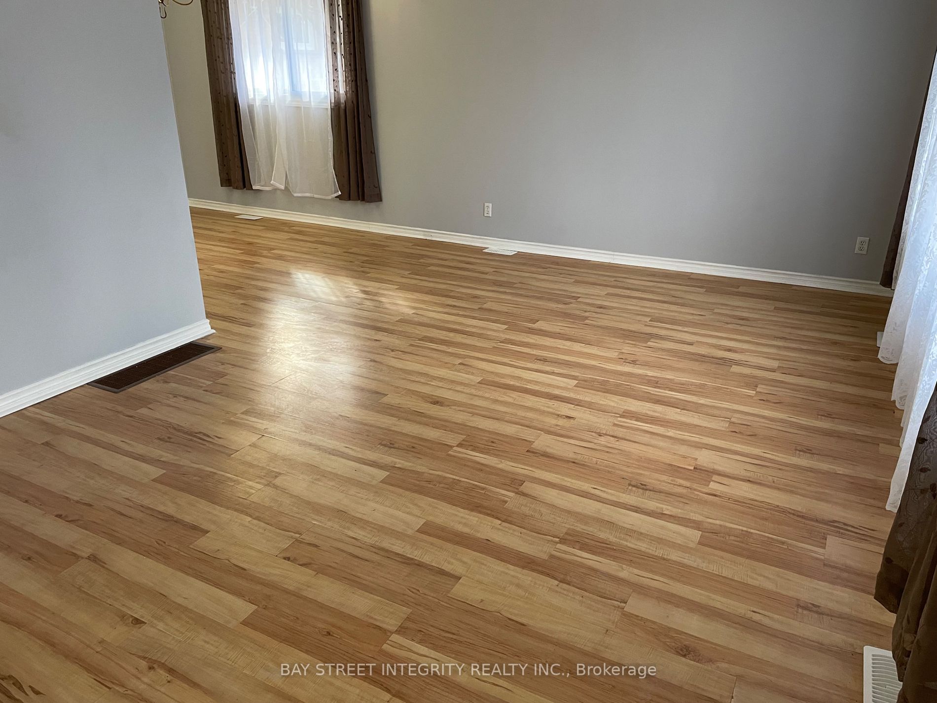 1 Pine St Property Photo 3