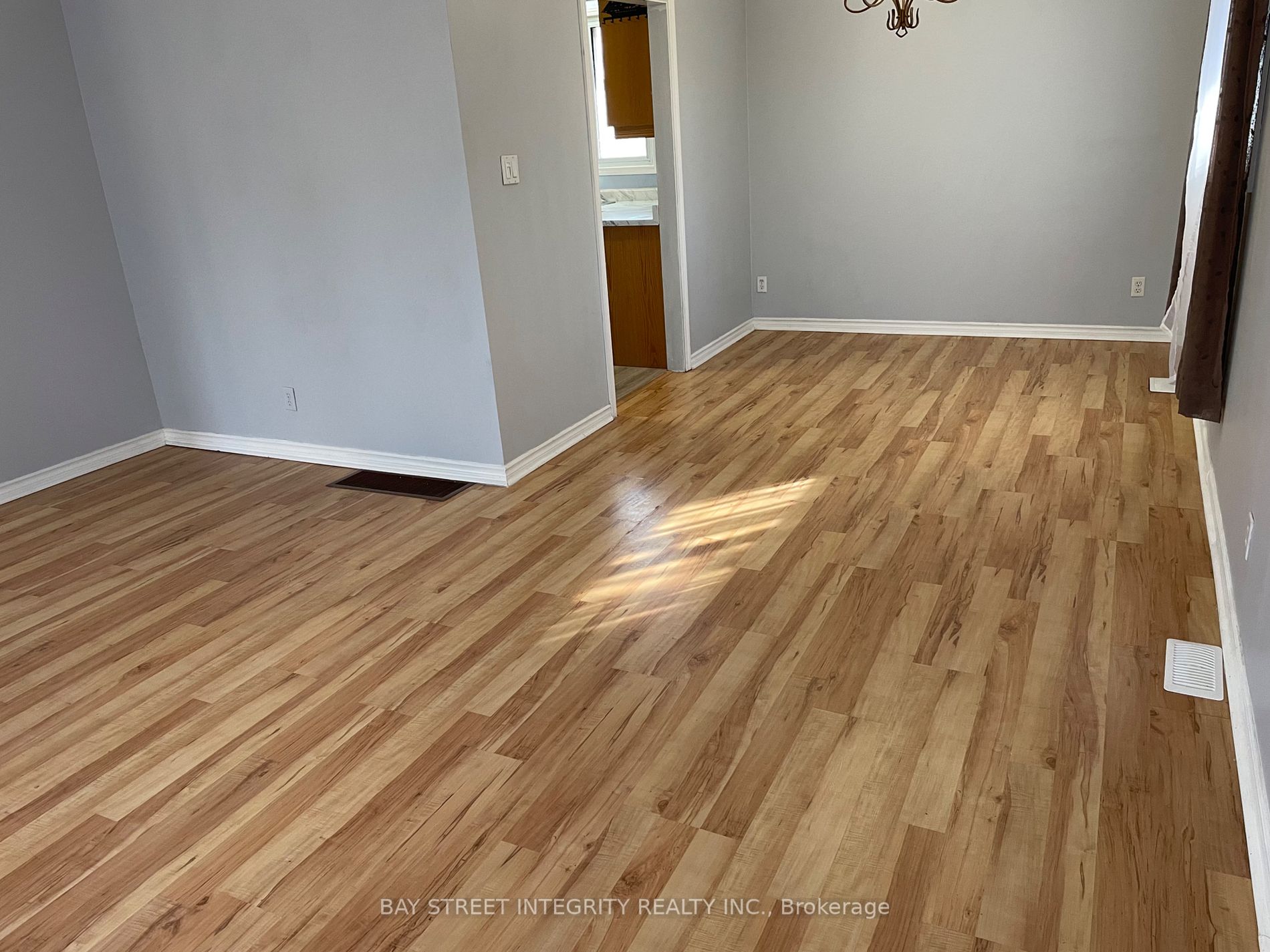 1 Pine St Property Photo 4