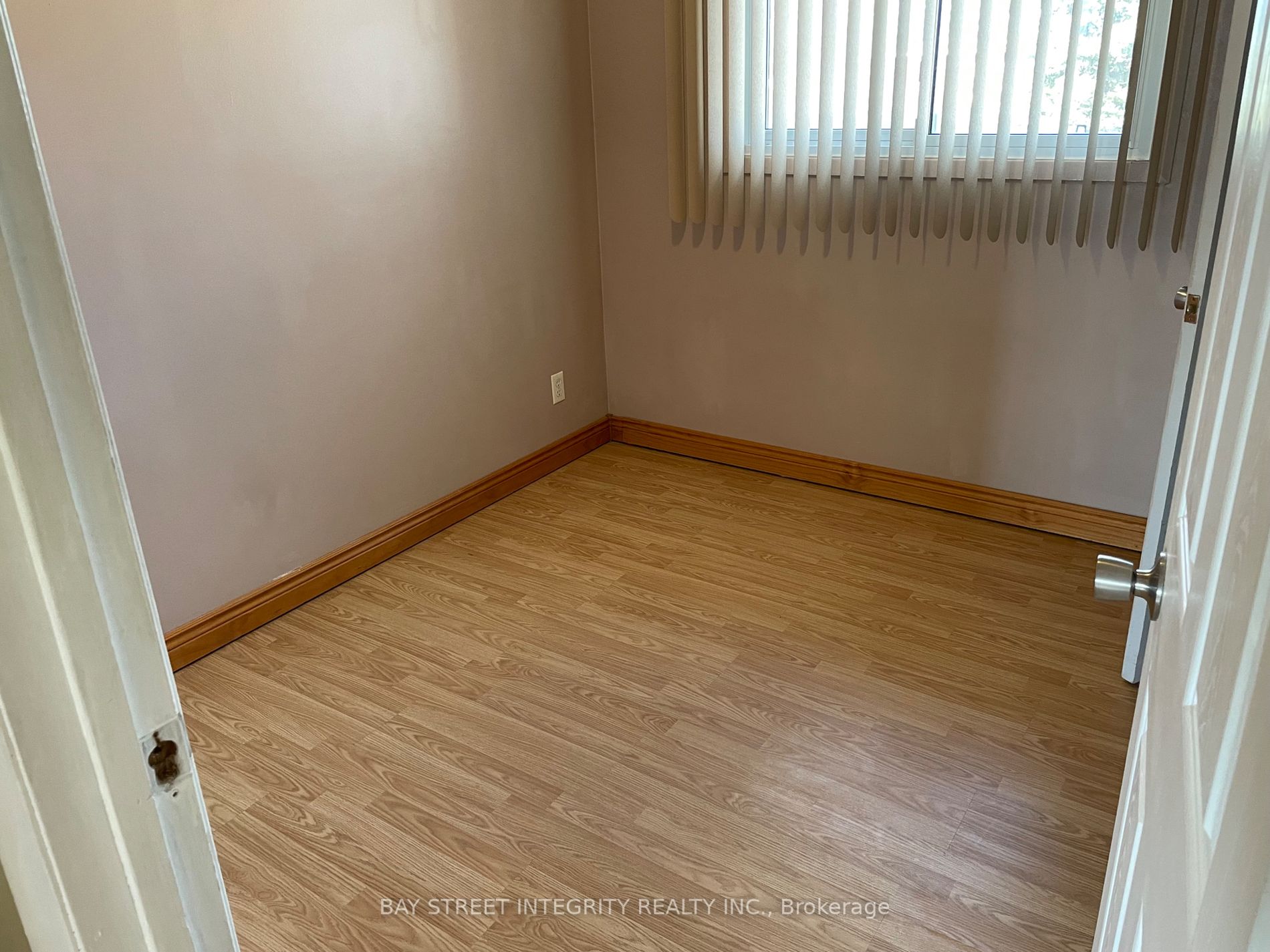 1 Pine St Property Photo 8