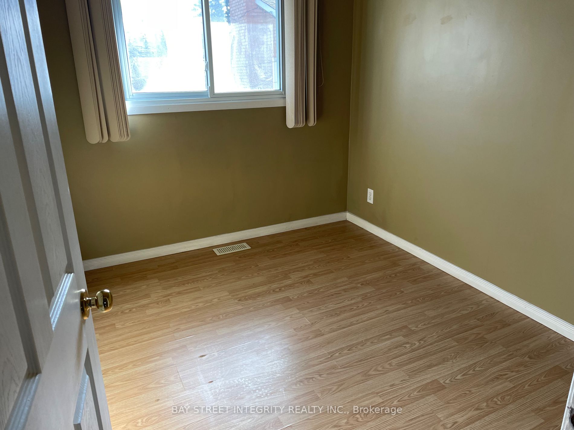 1 Pine St Property Photo 11