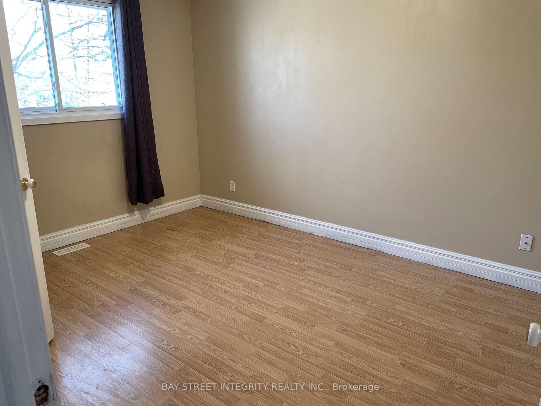 1 Pine St Property Photo 12