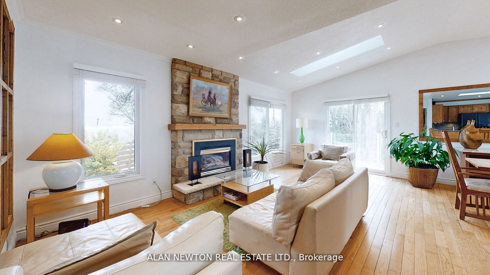 5832 5 Side Rd Property Photo 12