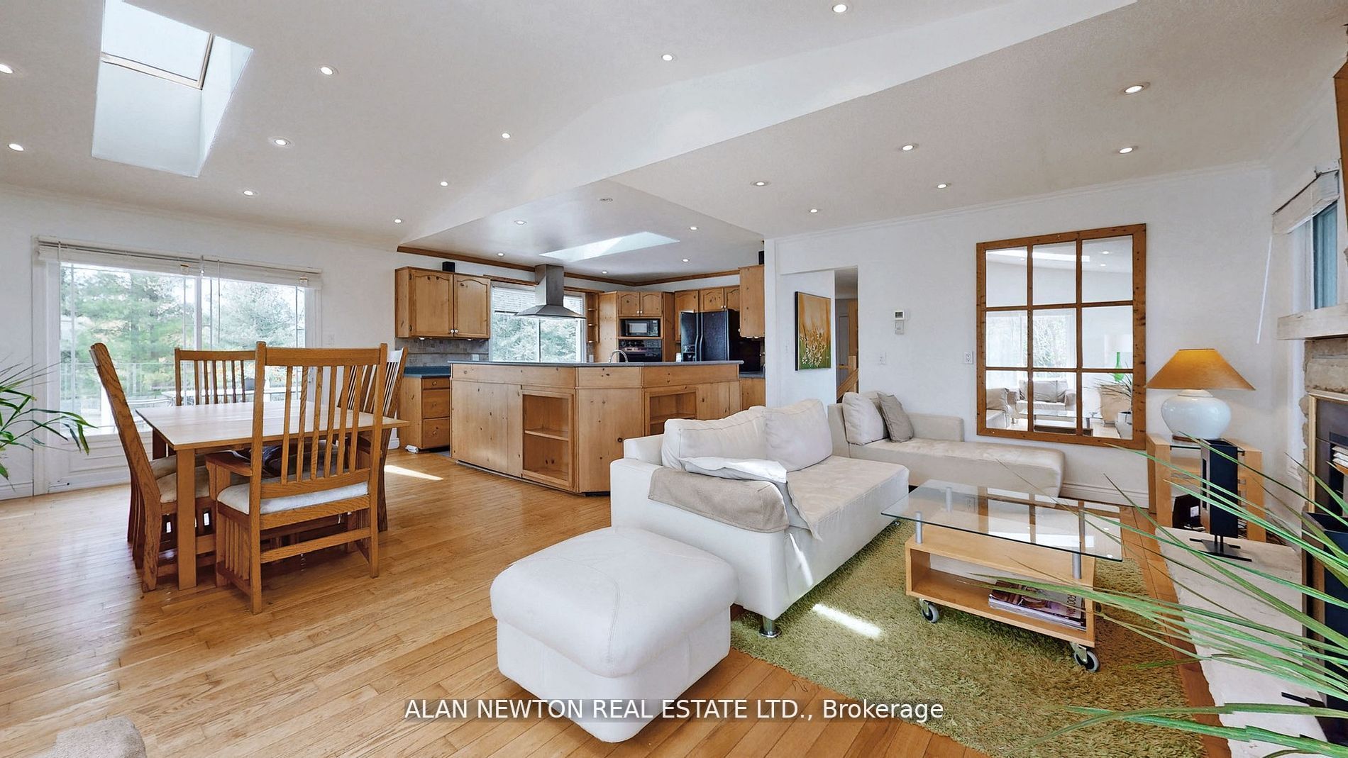 5832 5 Side Rd Property Photo 13