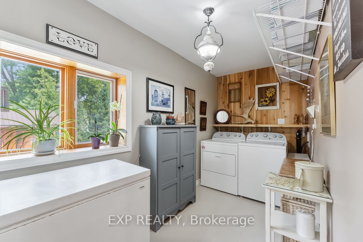 10 Mellon Ave Property Photo 21