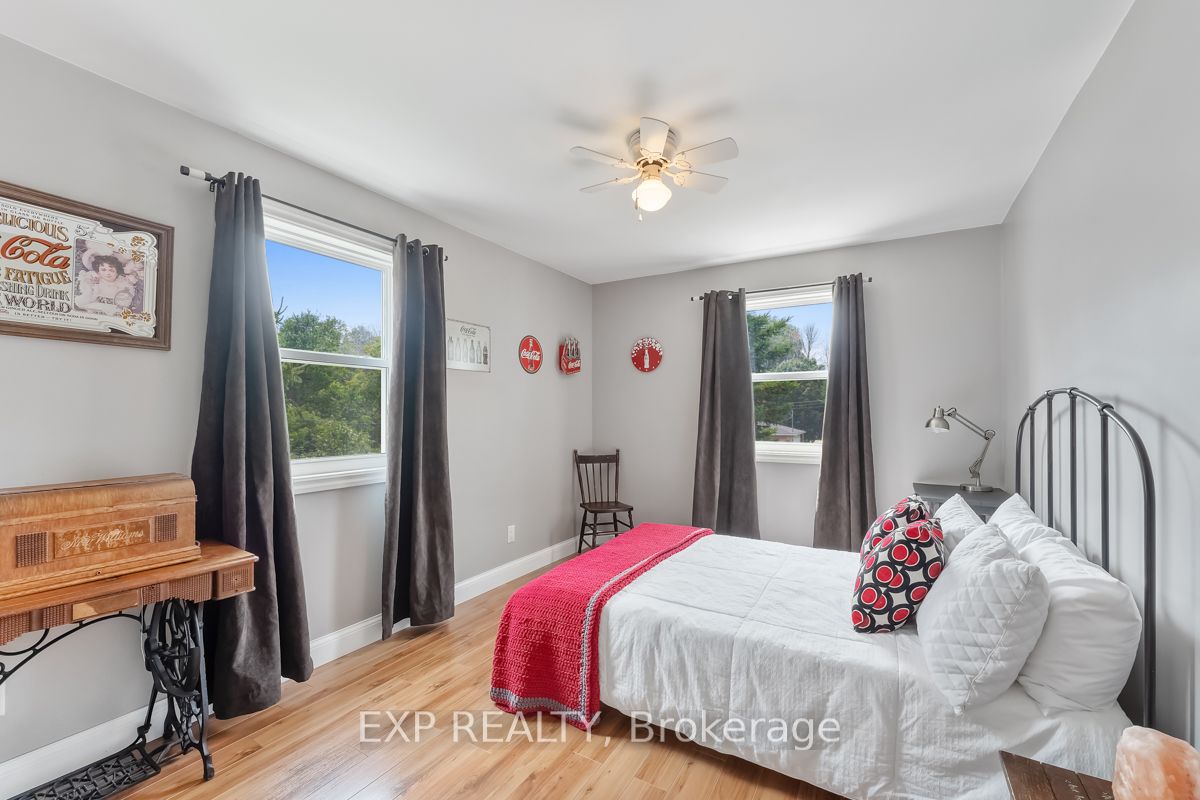 10 Mellon Ave Property Photo 26