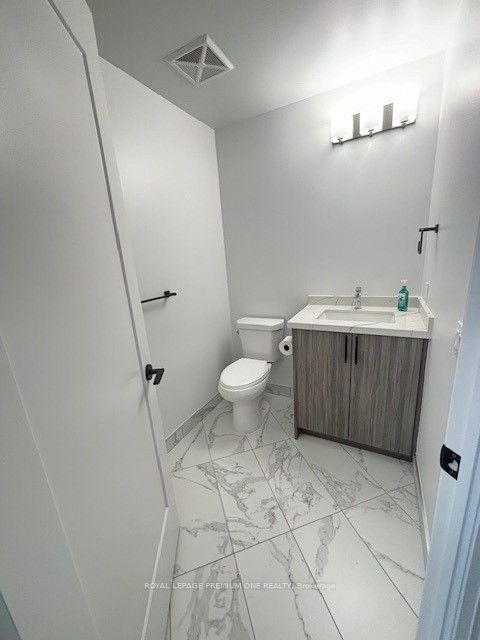 9000 Jane St 02 Property Photo 19