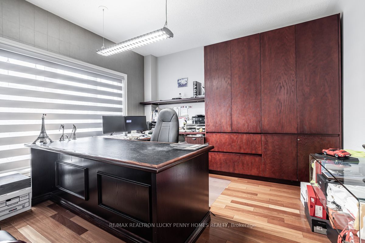 76 Silver Rose Cres Property Photo 14