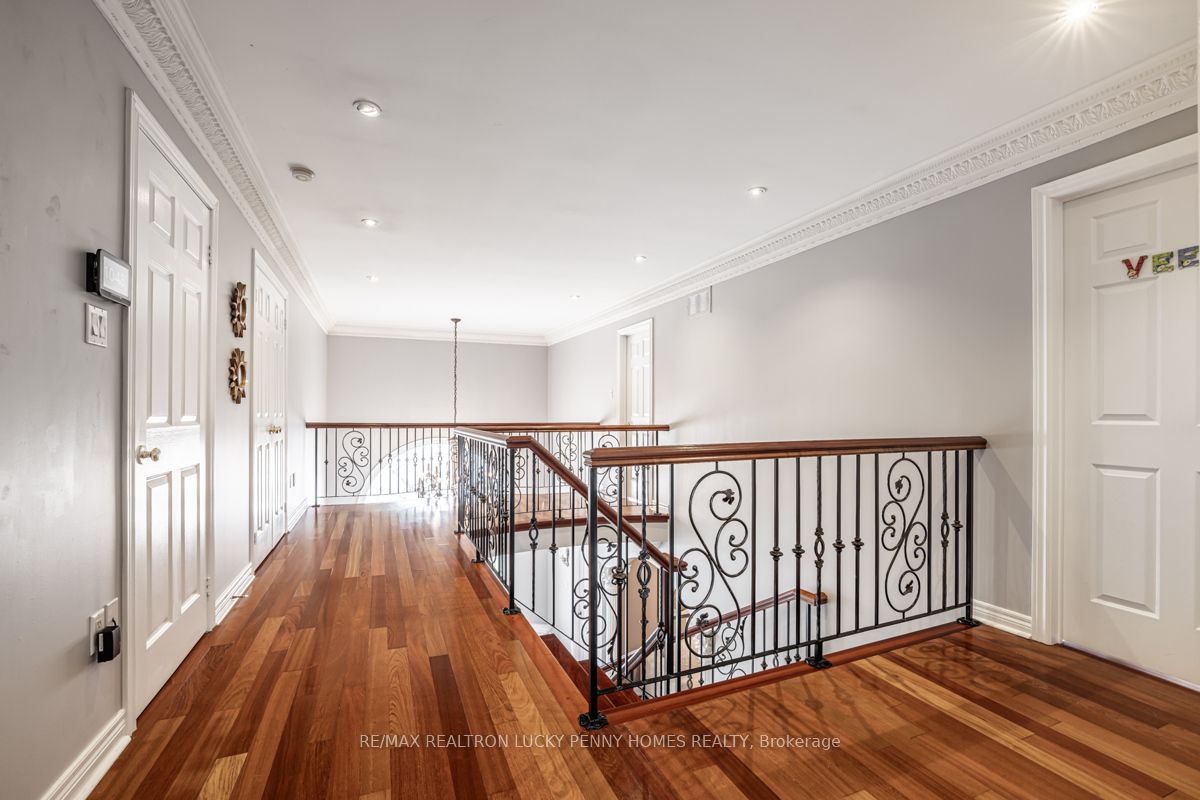 76 Silver Rose Cres Property Photo 16