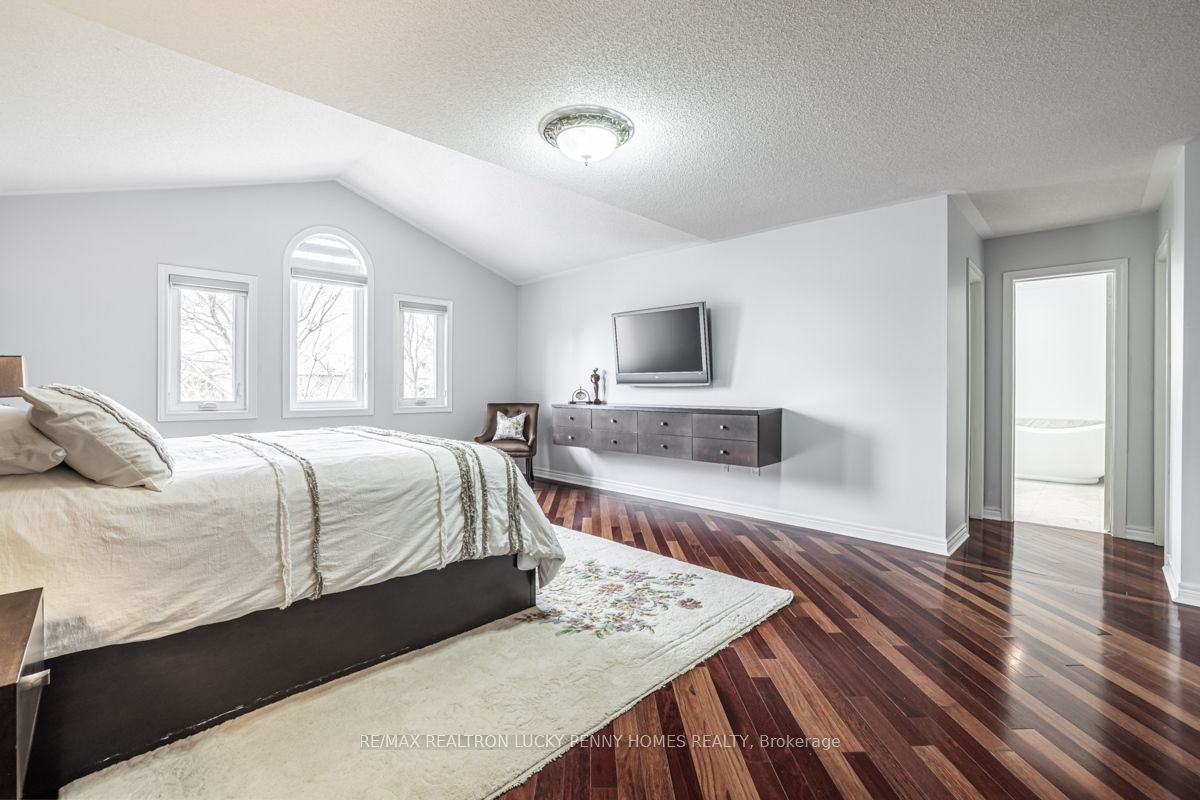 76 Silver Rose Cres Property Photo 19