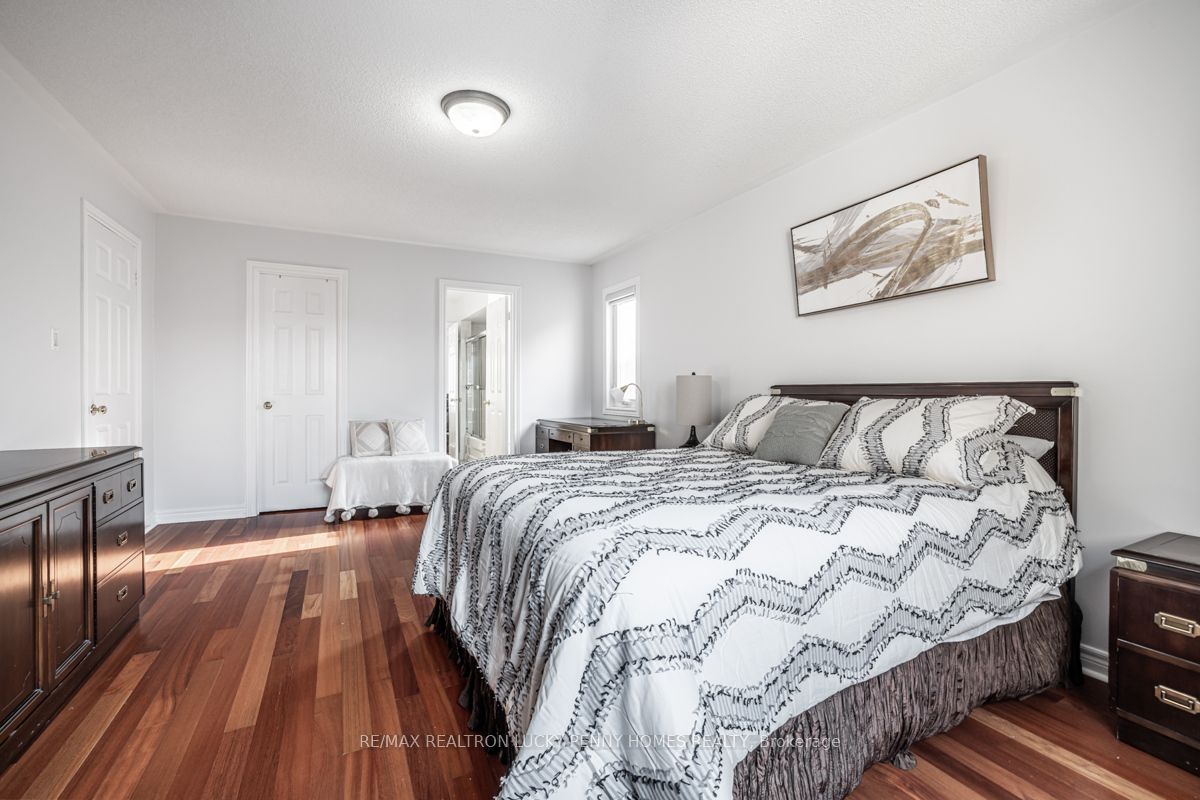 76 Silver Rose Cres Property Photo 22