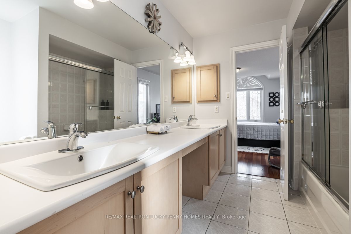 76 Silver Rose Cres Property Photo 23