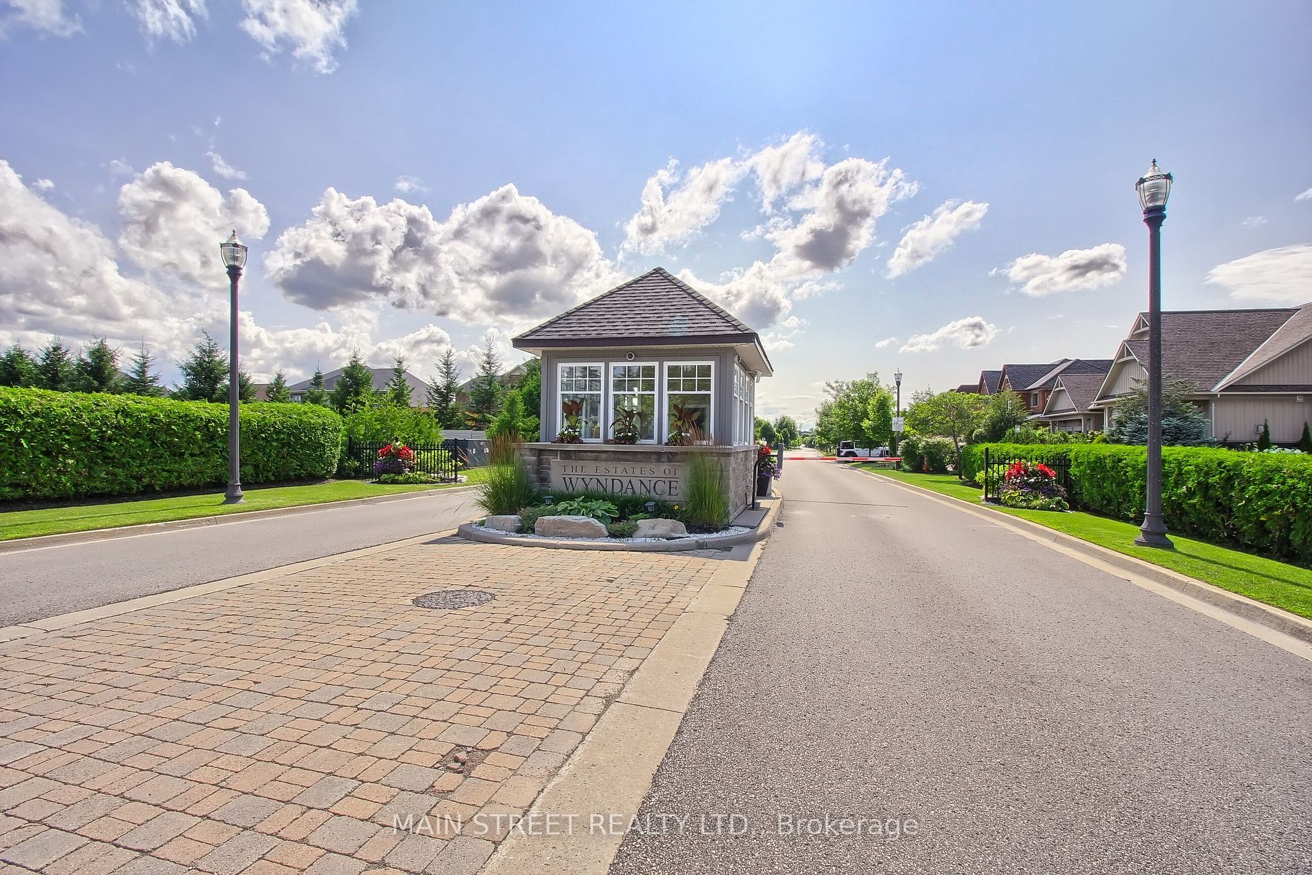 18 Country Club Cres Property Photo 36