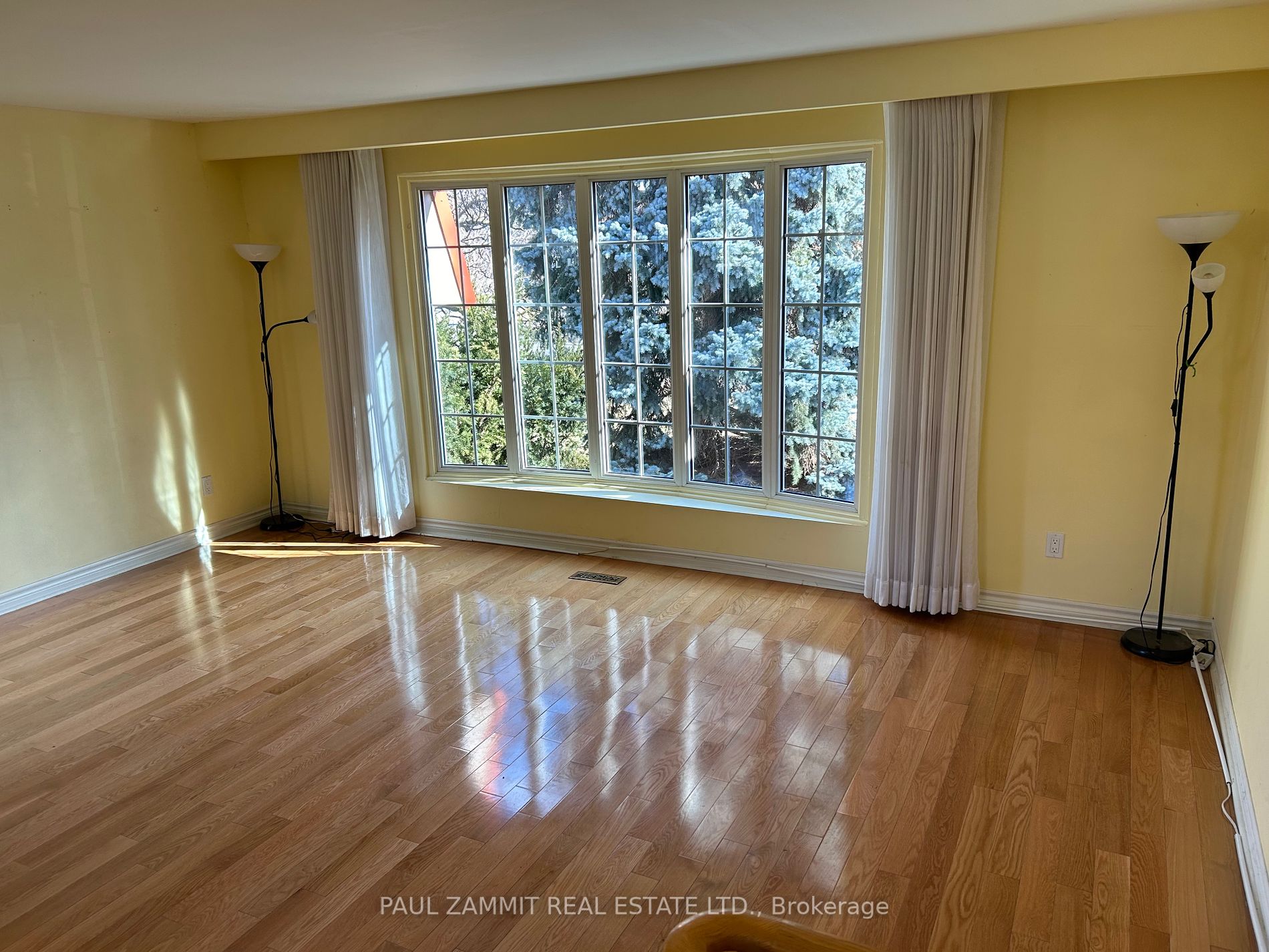42 Ironshield Cres Property Photo 2
