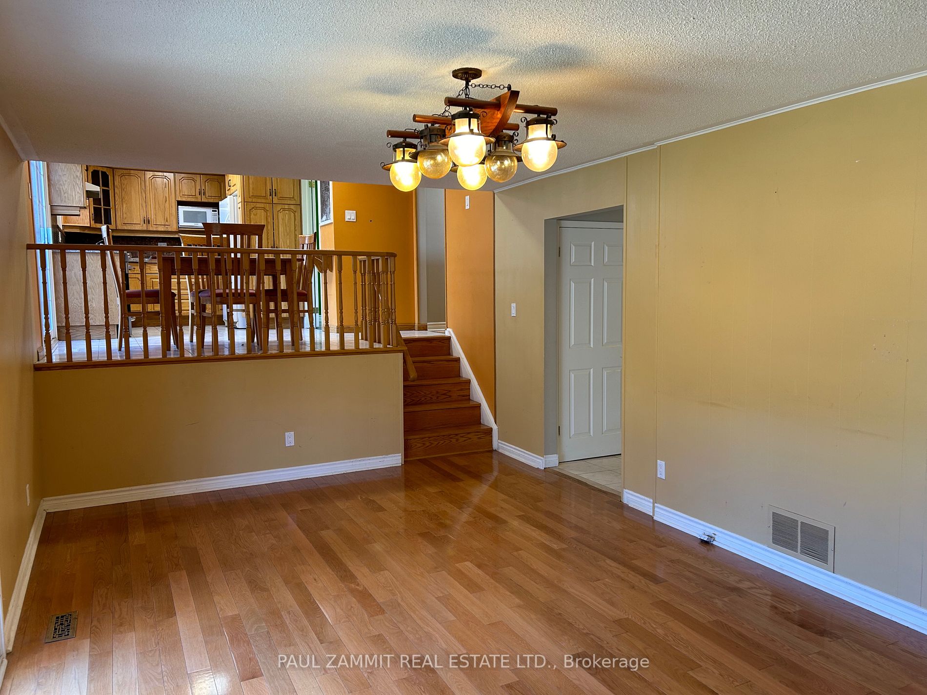 42 Ironshield Cres Property Photo 6