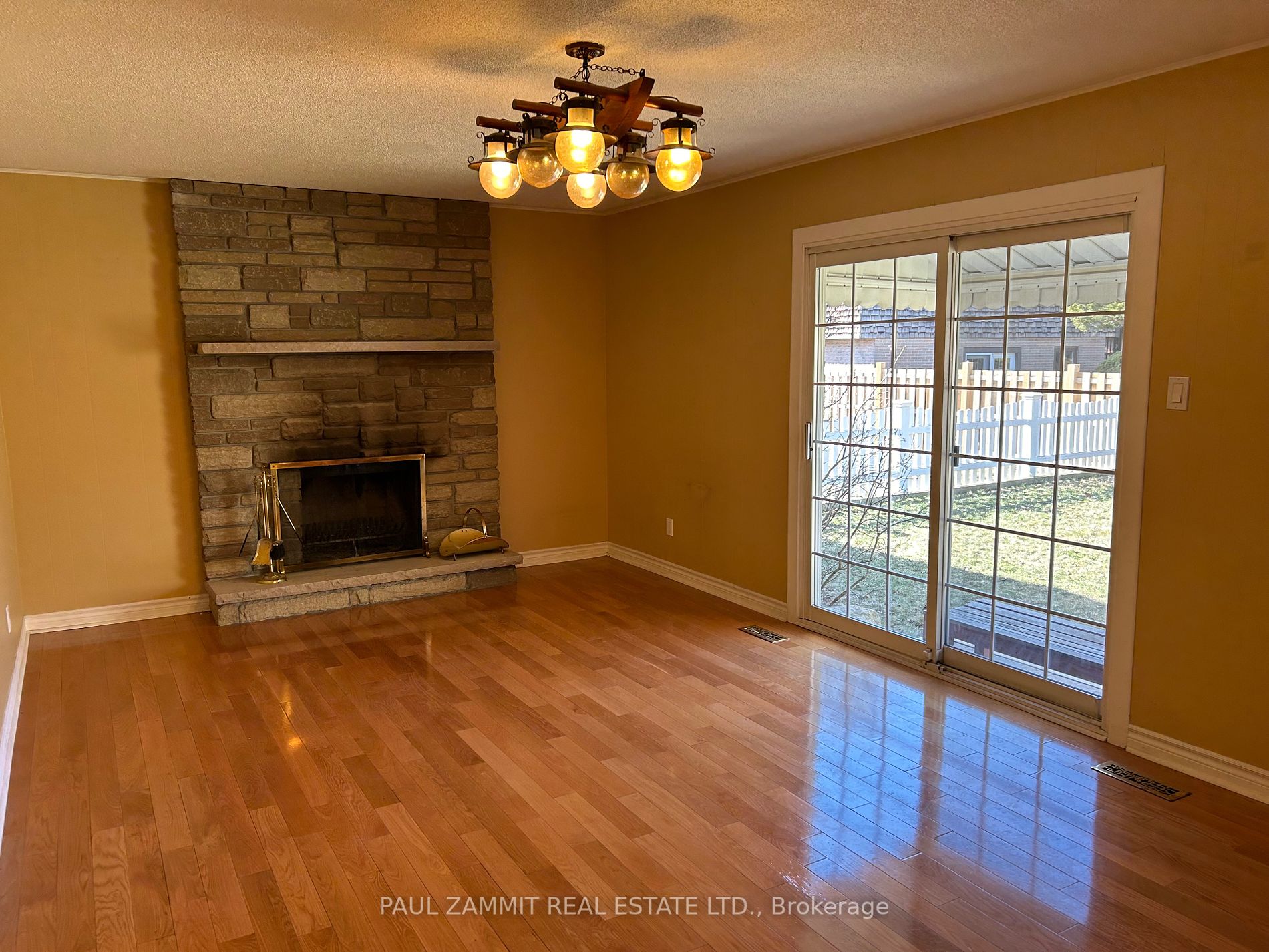 42 Ironshield Cres Property Photo 7