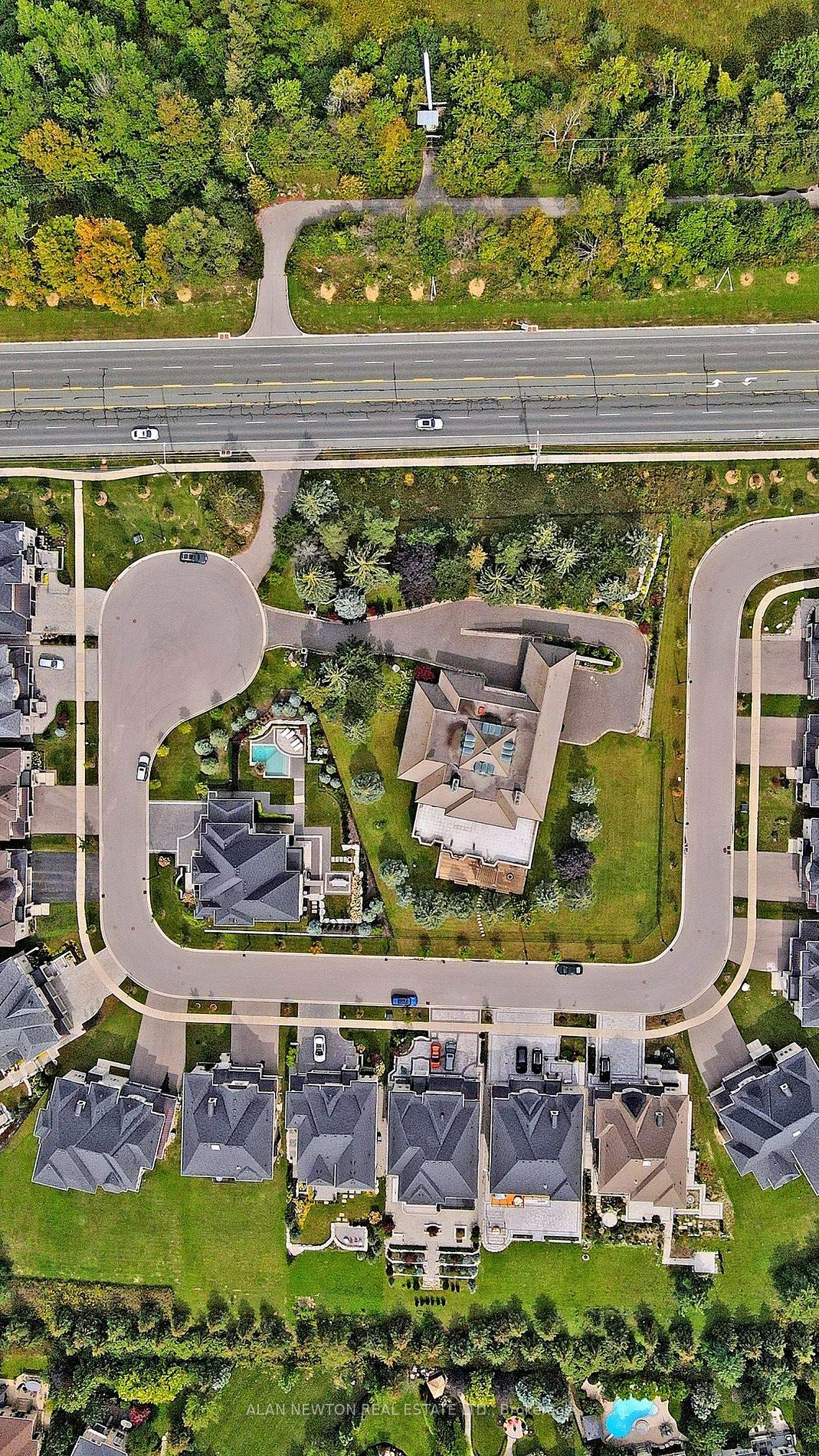 16 Finesse Crt Property Photo 6