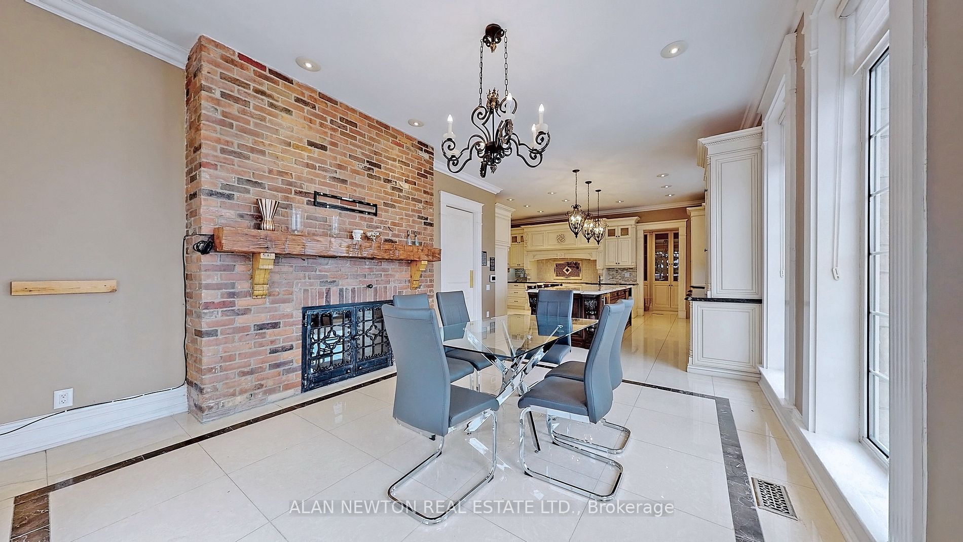 16 Finesse Crt Property Photo 13