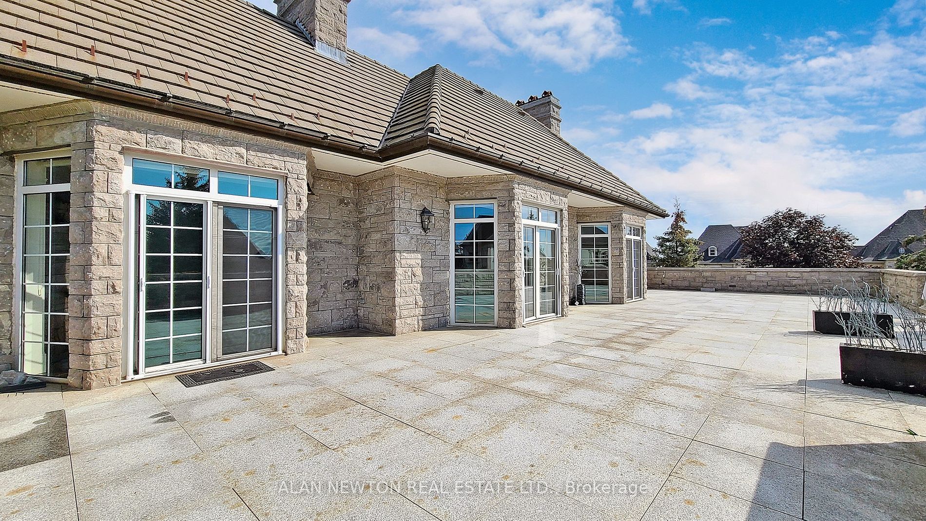 16 Finesse Crt Property Photo 26