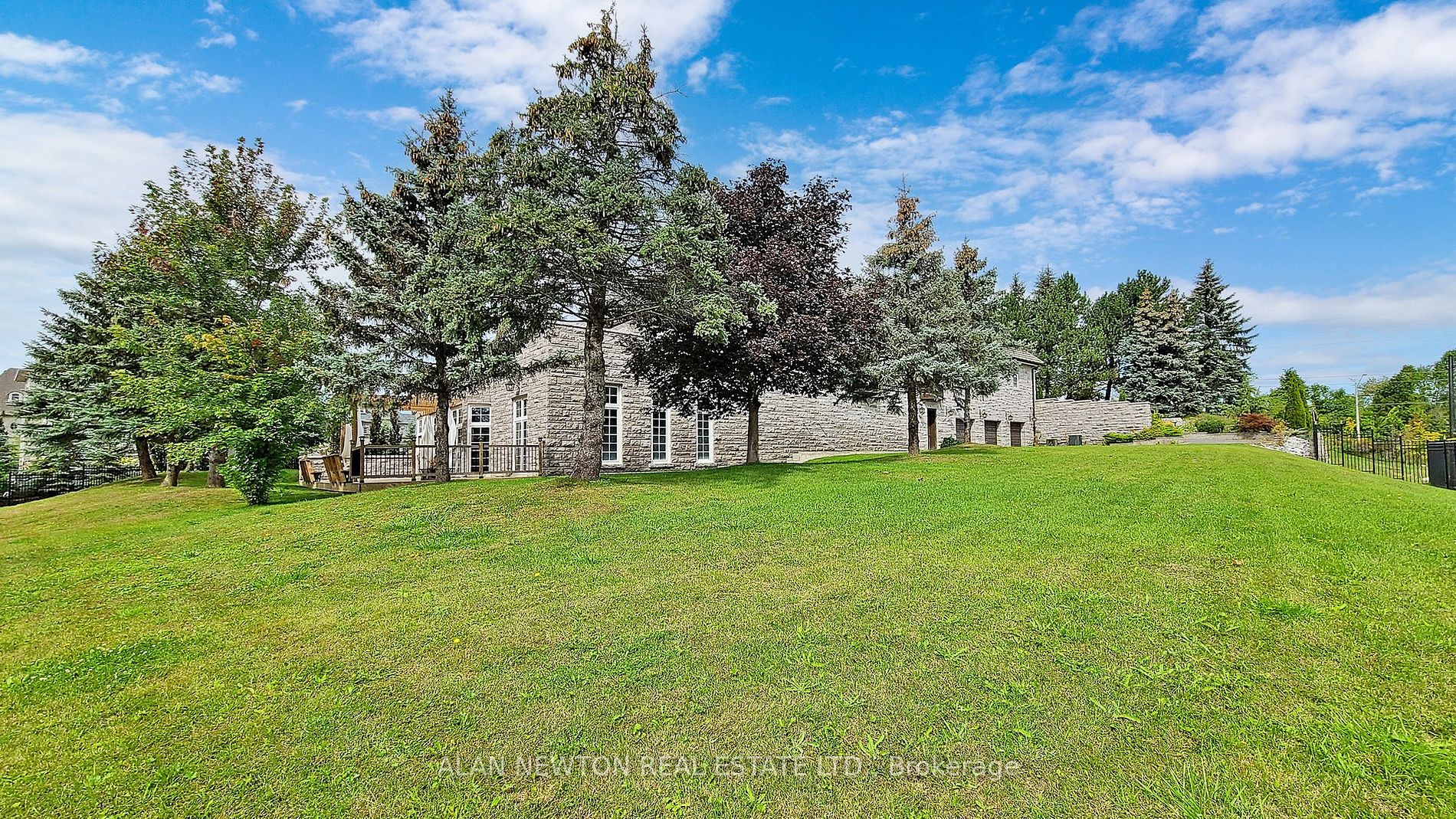 16 Finesse Crt Property Photo 28
