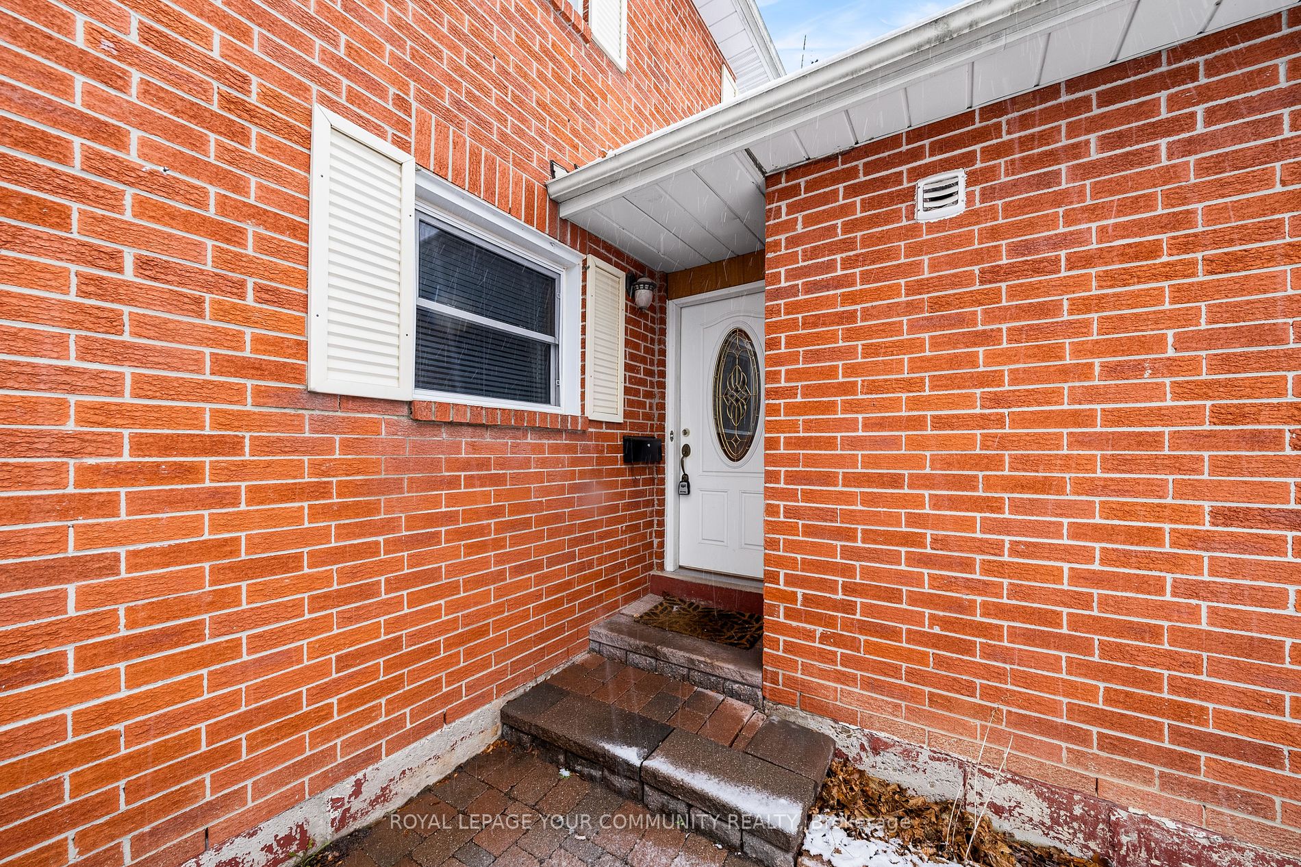 42 Lund St Property Photo 2