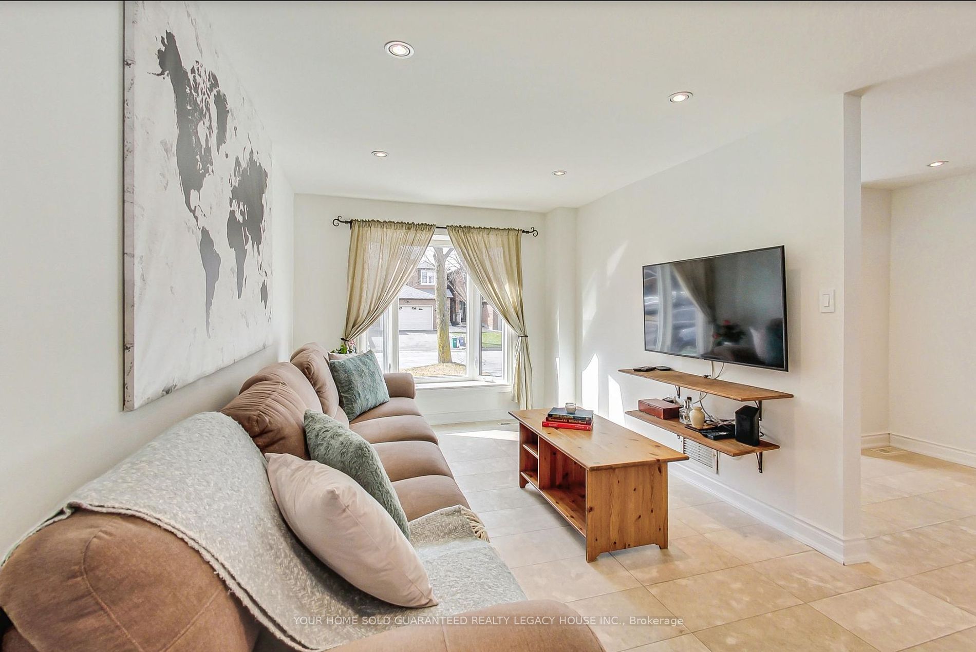 21 Irish Moss Crt Property Photo 5