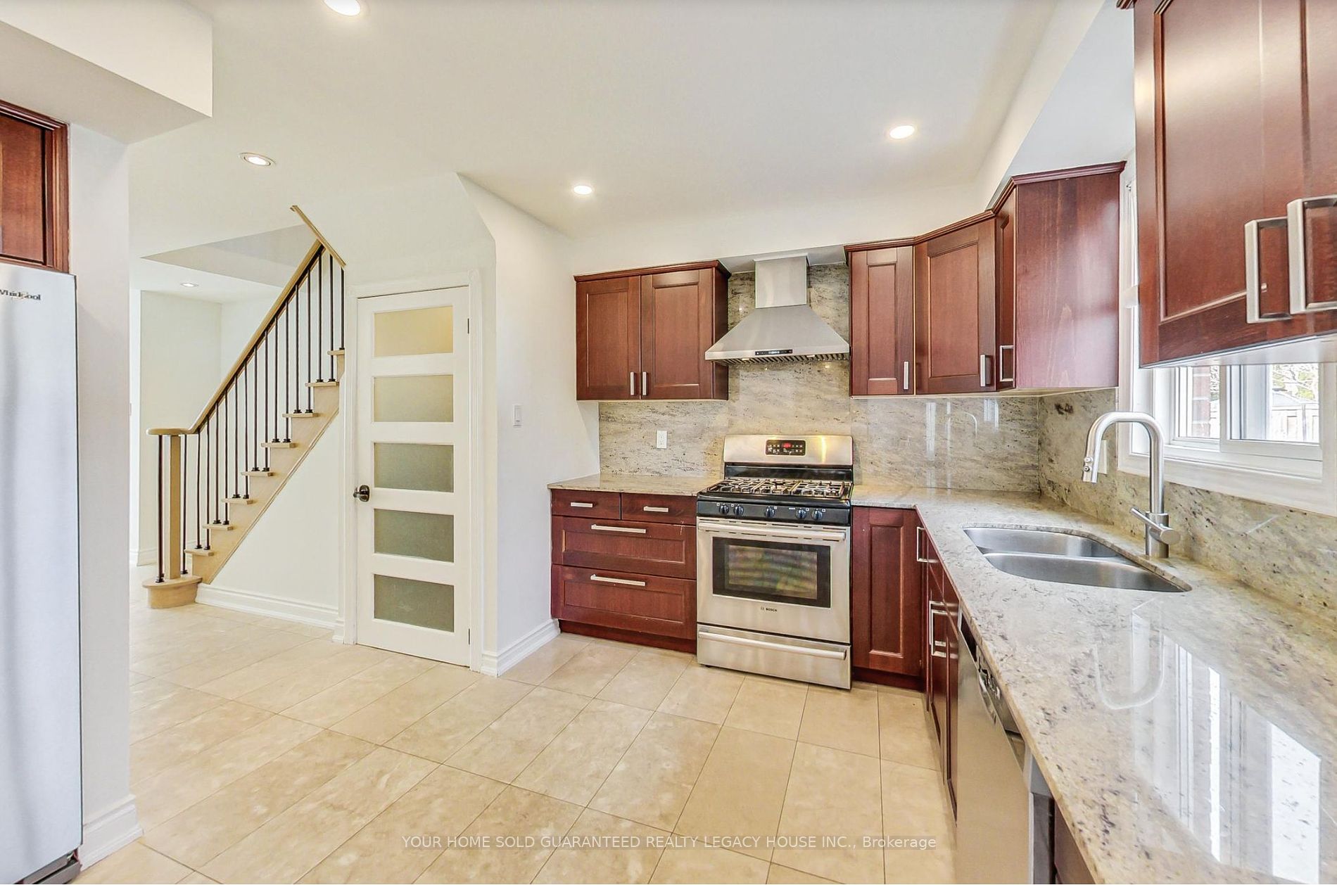 21 Irish Moss Crt Property Photo 12