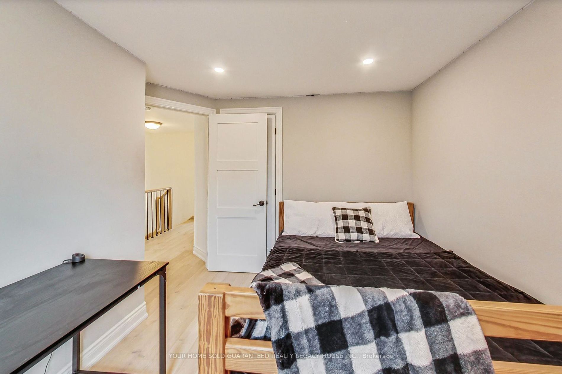 21 Irish Moss Crt Property Photo 19