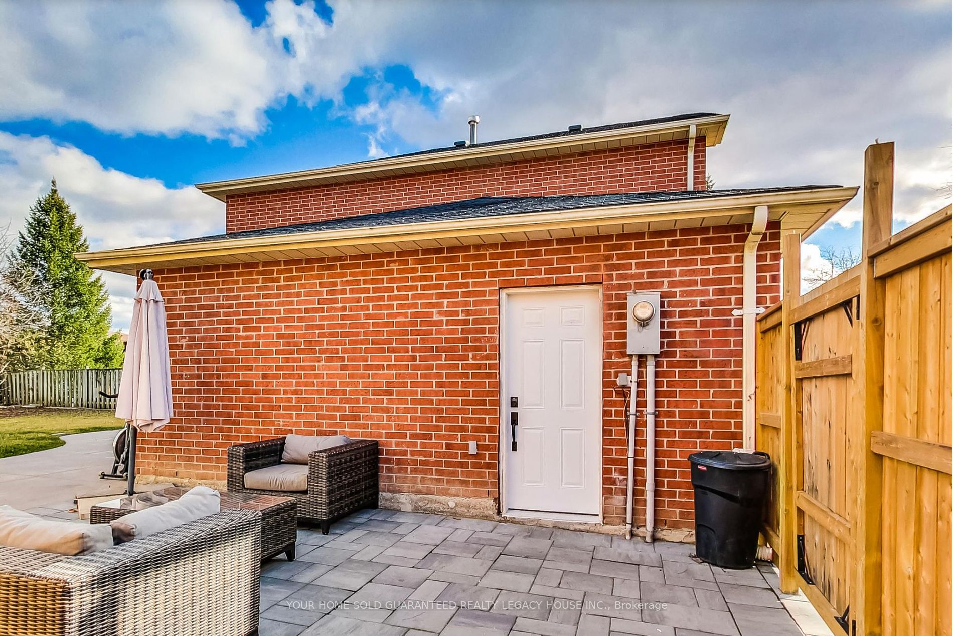 21 Irish Moss Crt Property Photo 27