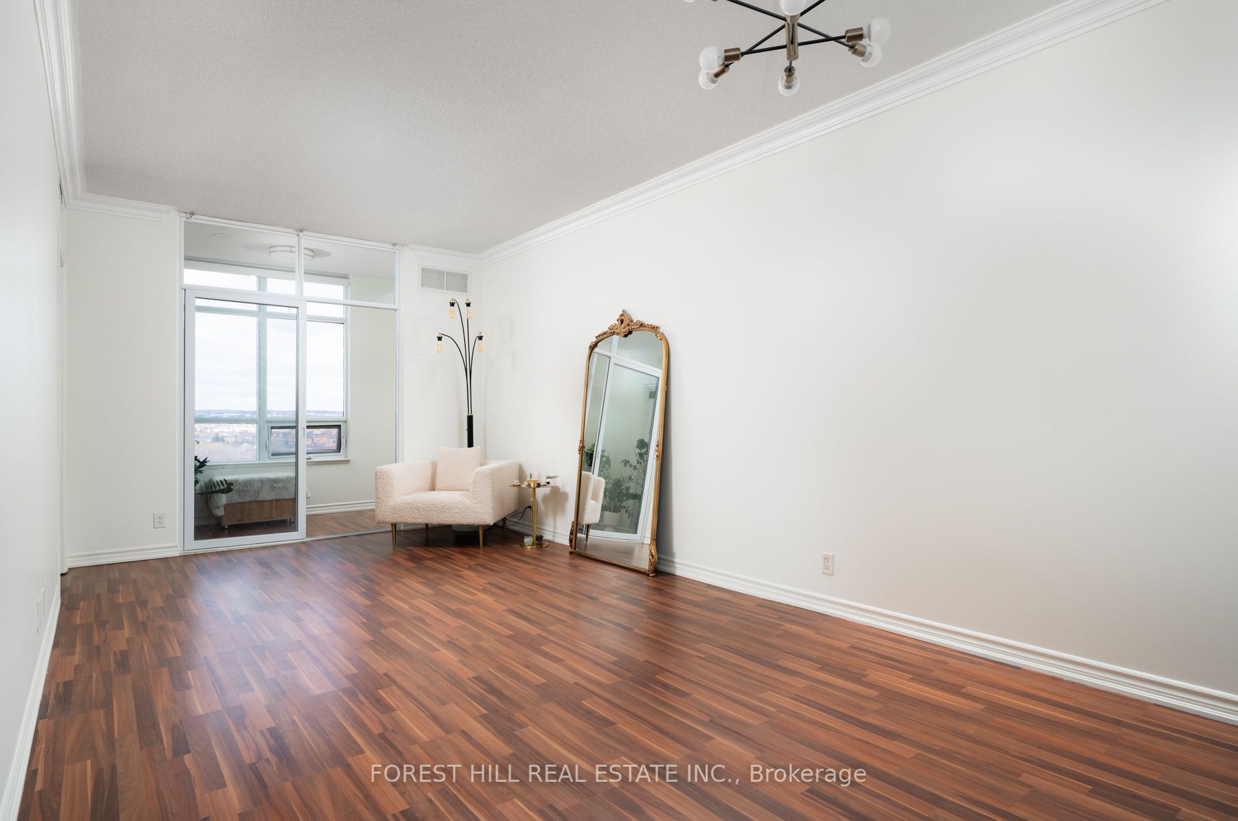 9235 Jane St 02 Property Photo 14