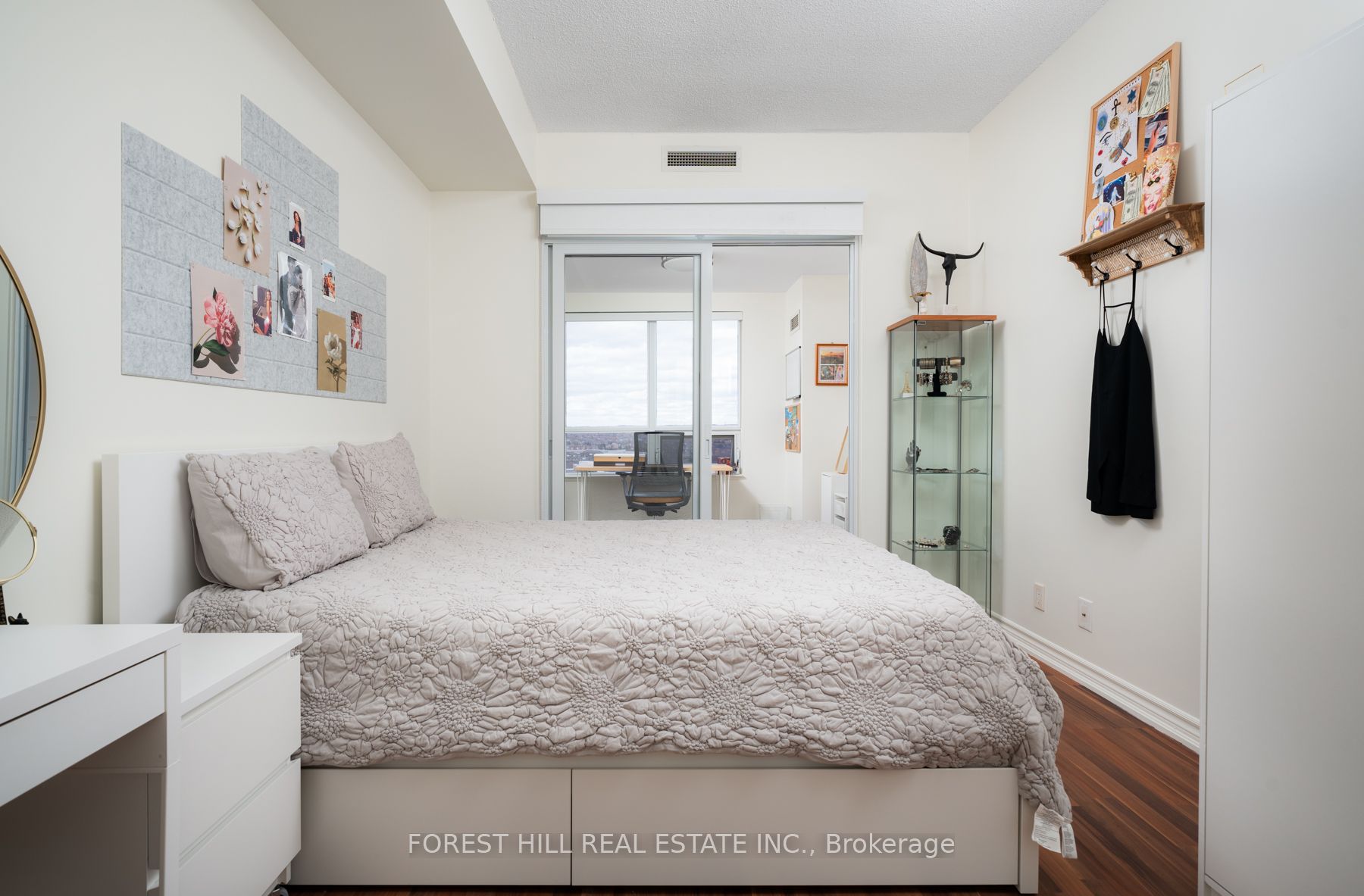9235 Jane St 02 Property Photo 28