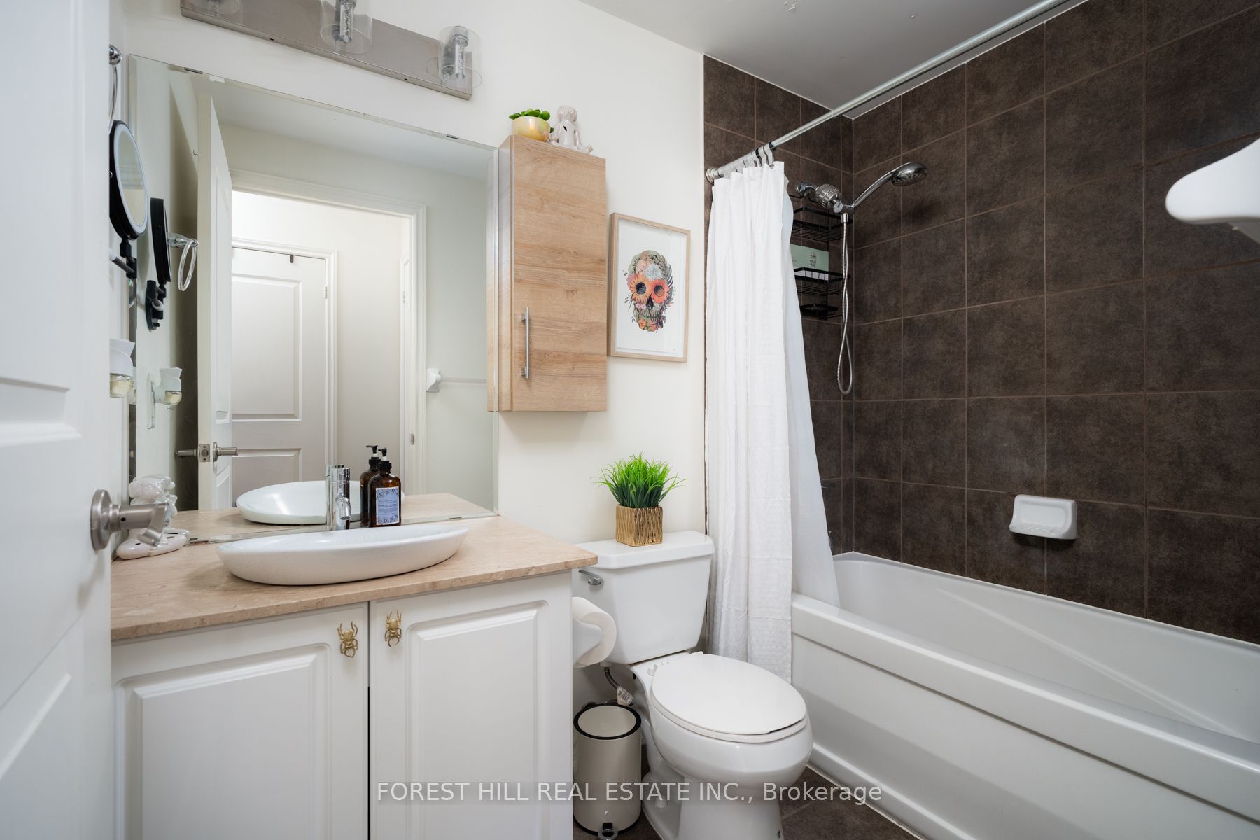 9235 Jane St 02 Property Photo 29