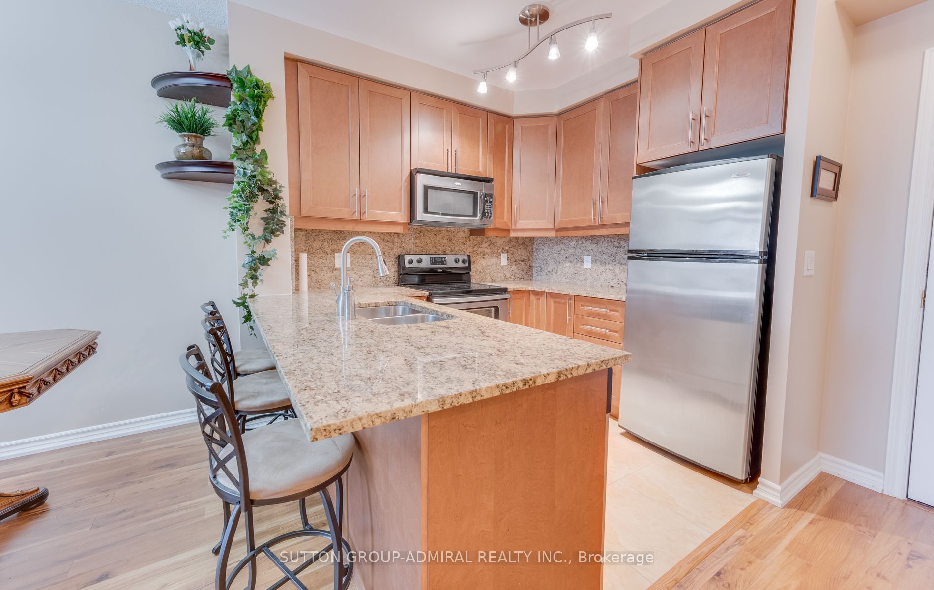 9235 Jane St 03 Property Photo 6