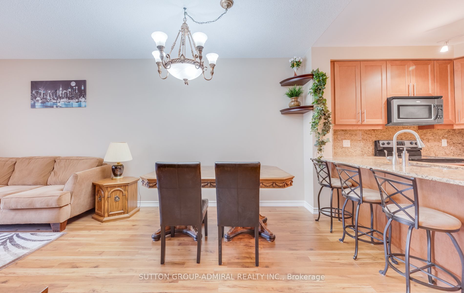 9235 Jane St 03 Property Photo 11