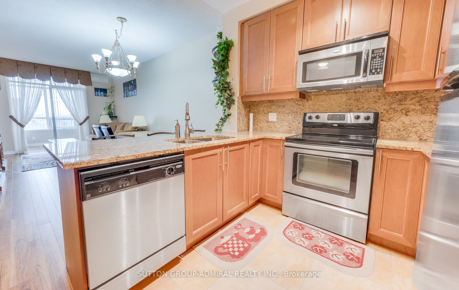 9235 Jane St 03 Property Photo 13