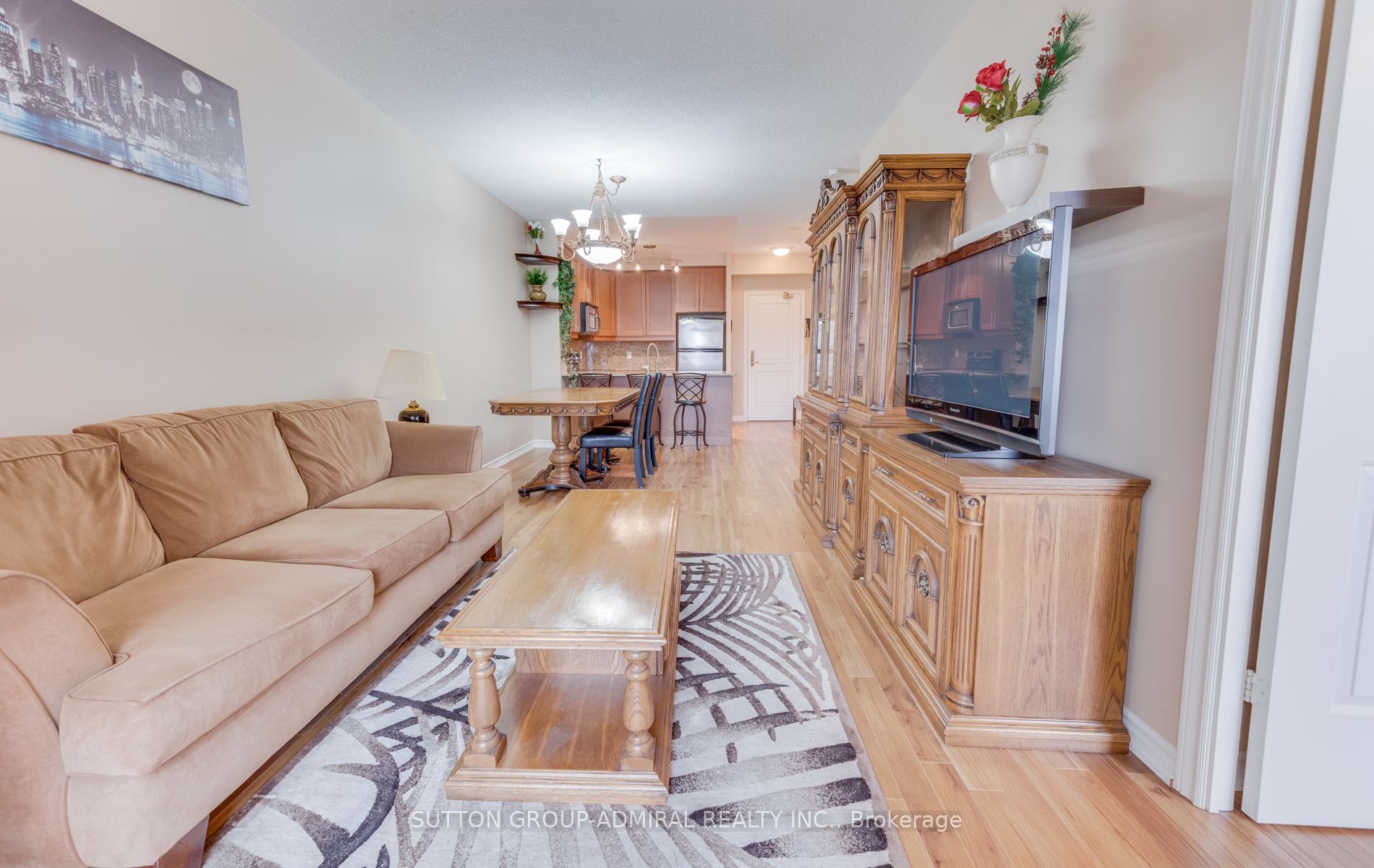9235 Jane St 03 Property Photo 15