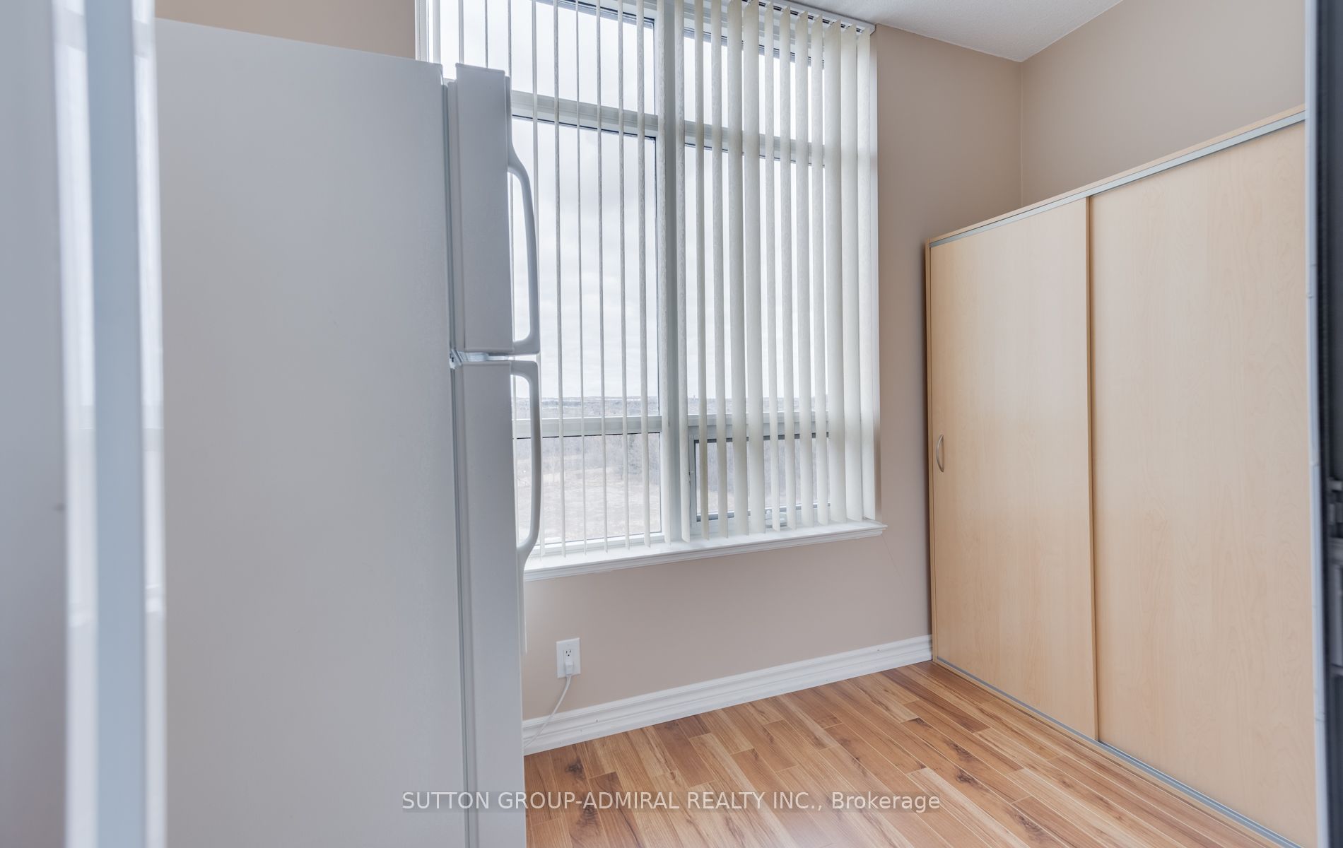 9235 Jane St 03 Property Photo 24