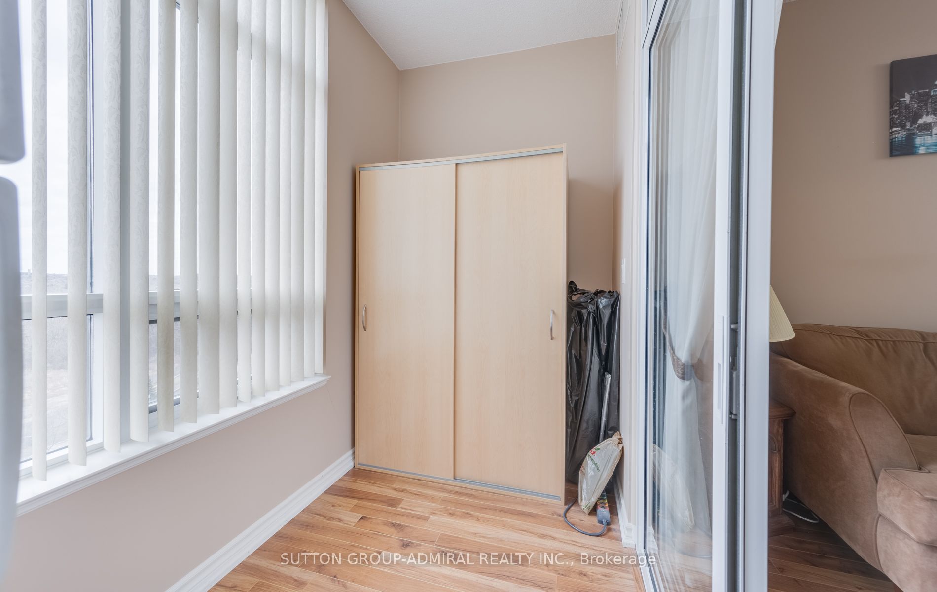 9235 Jane St 03 Property Photo 28