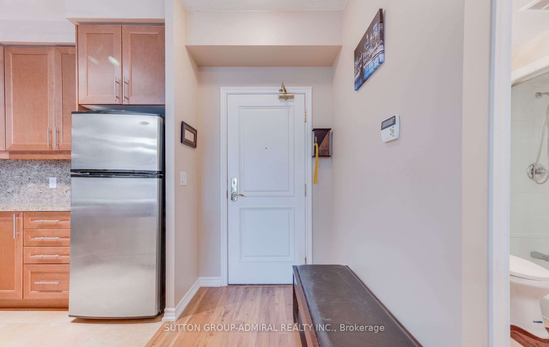 9235 Jane St 03 Property Photo 29