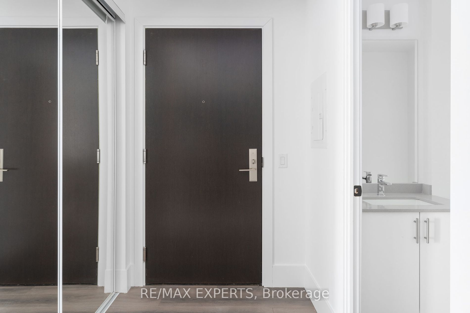 9000 Jane St 12 Property Photo 10