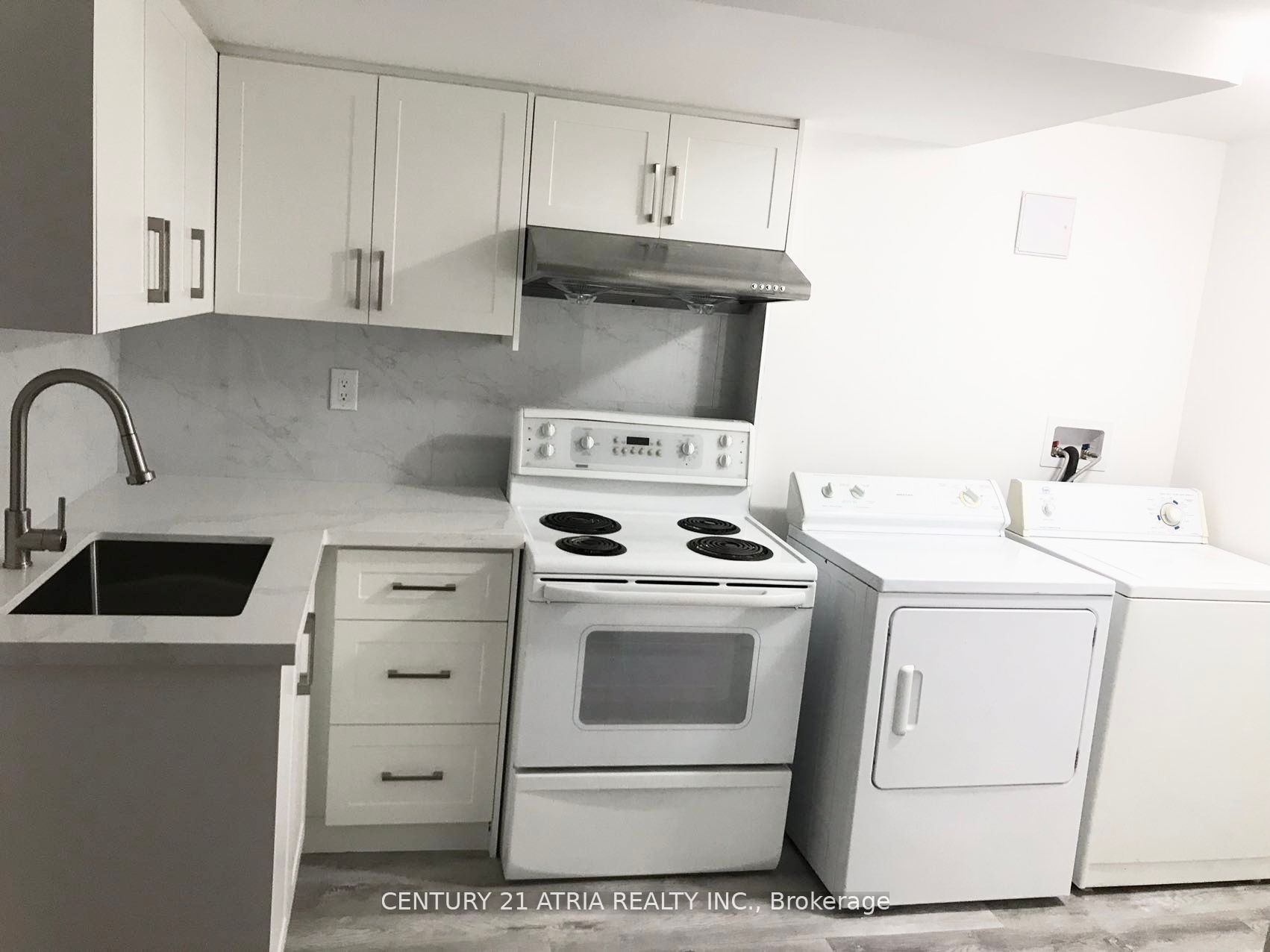 174 Maple Ave Property Photo 2