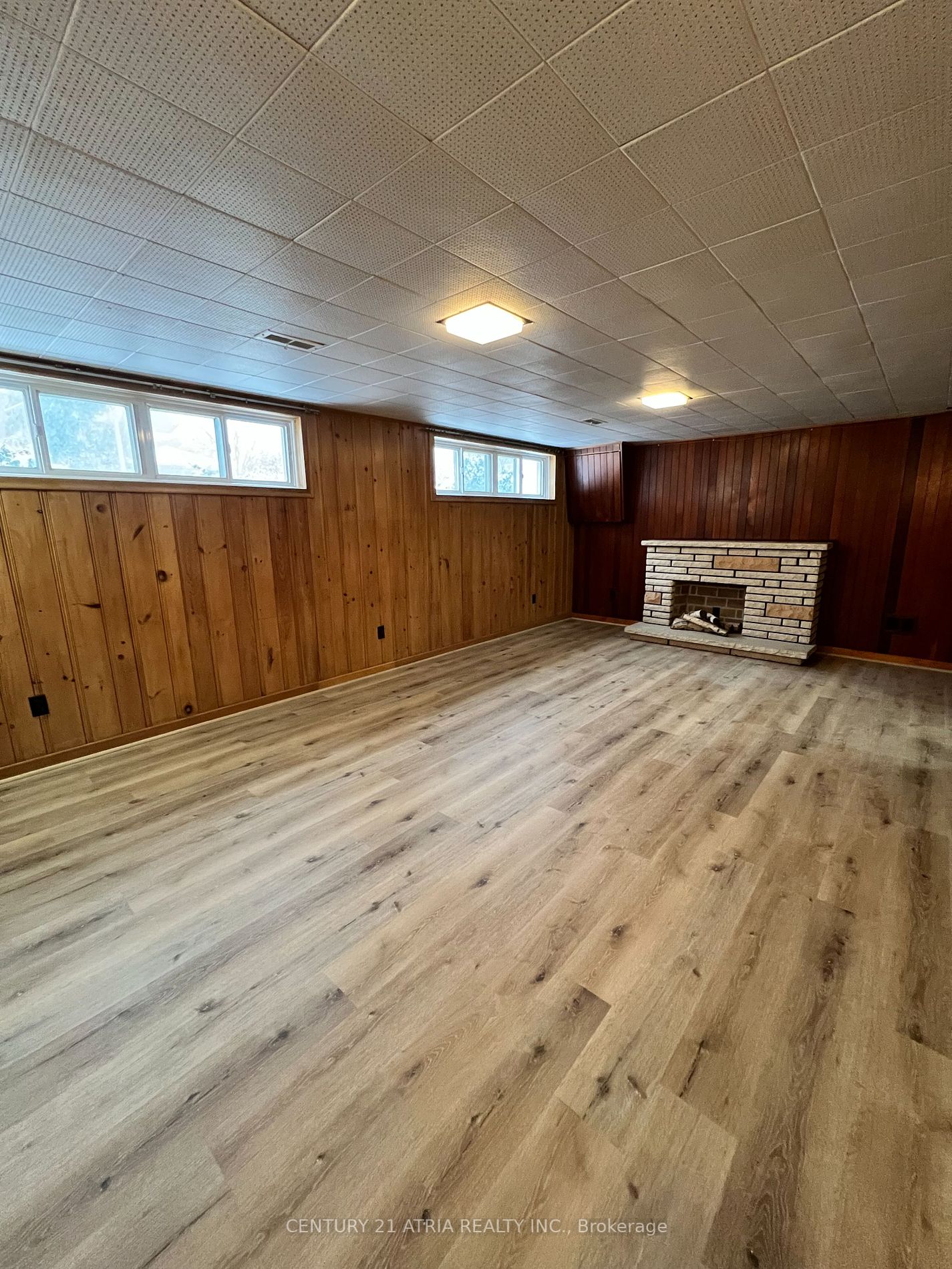 174 Maple Ave Property Photo 3
