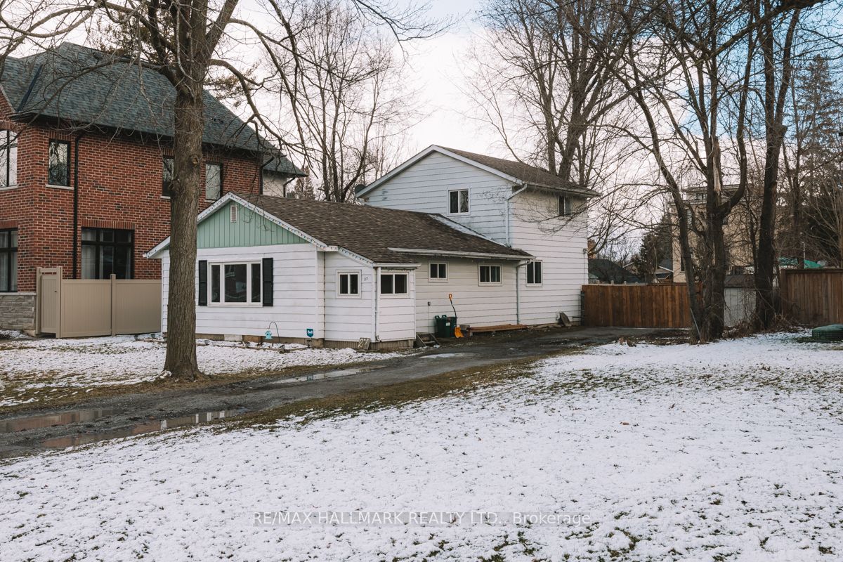 27 Oak Ave Property Photo 1