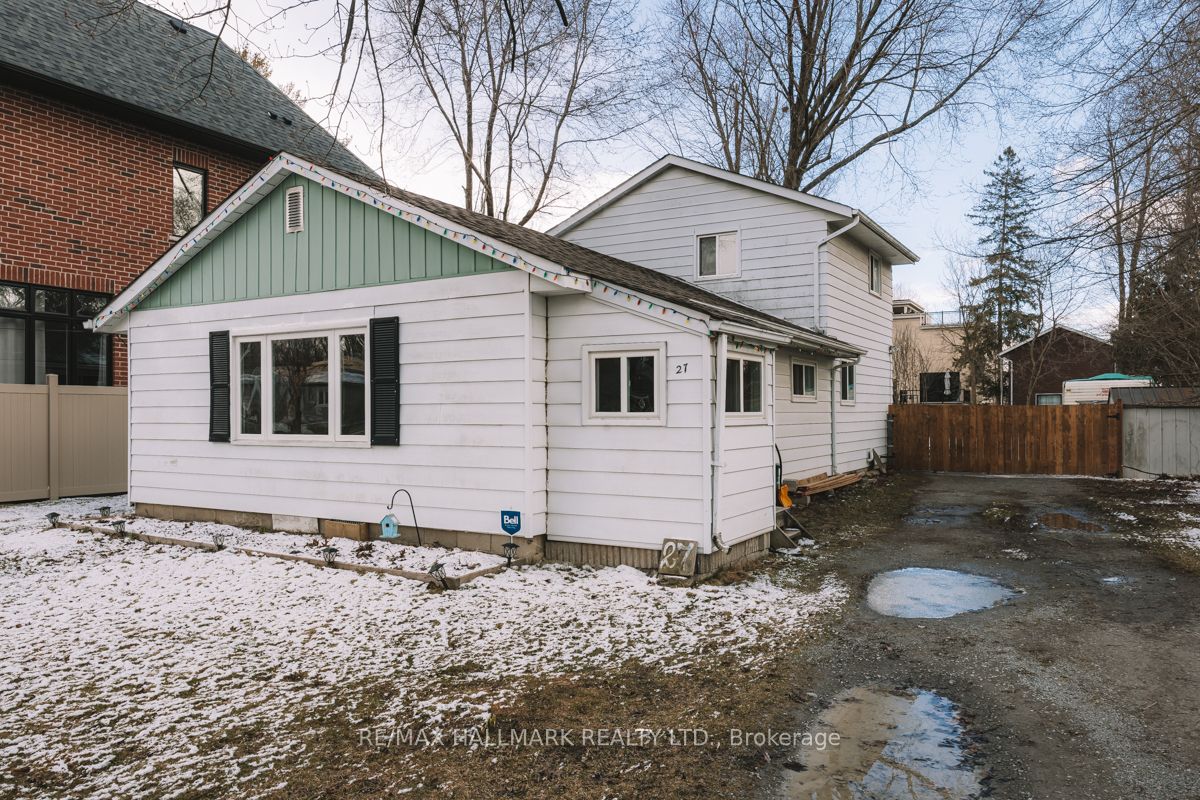 27 Oak Ave Property Photo 4