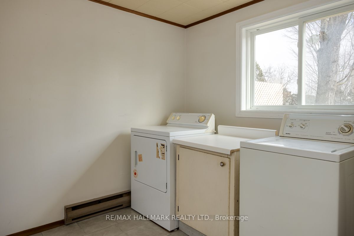 27 Oak Ave Property Photo 19