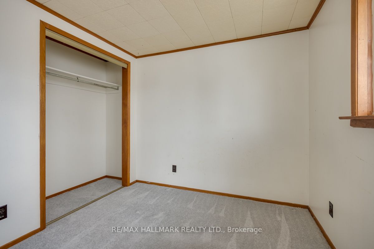 27 Oak Ave Property Photo 24