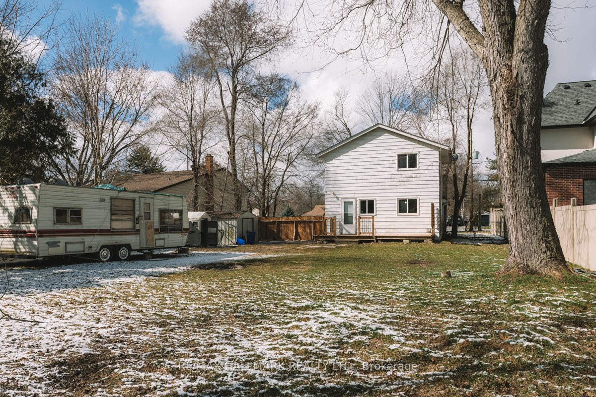 27 Oak Ave Property Photo 34
