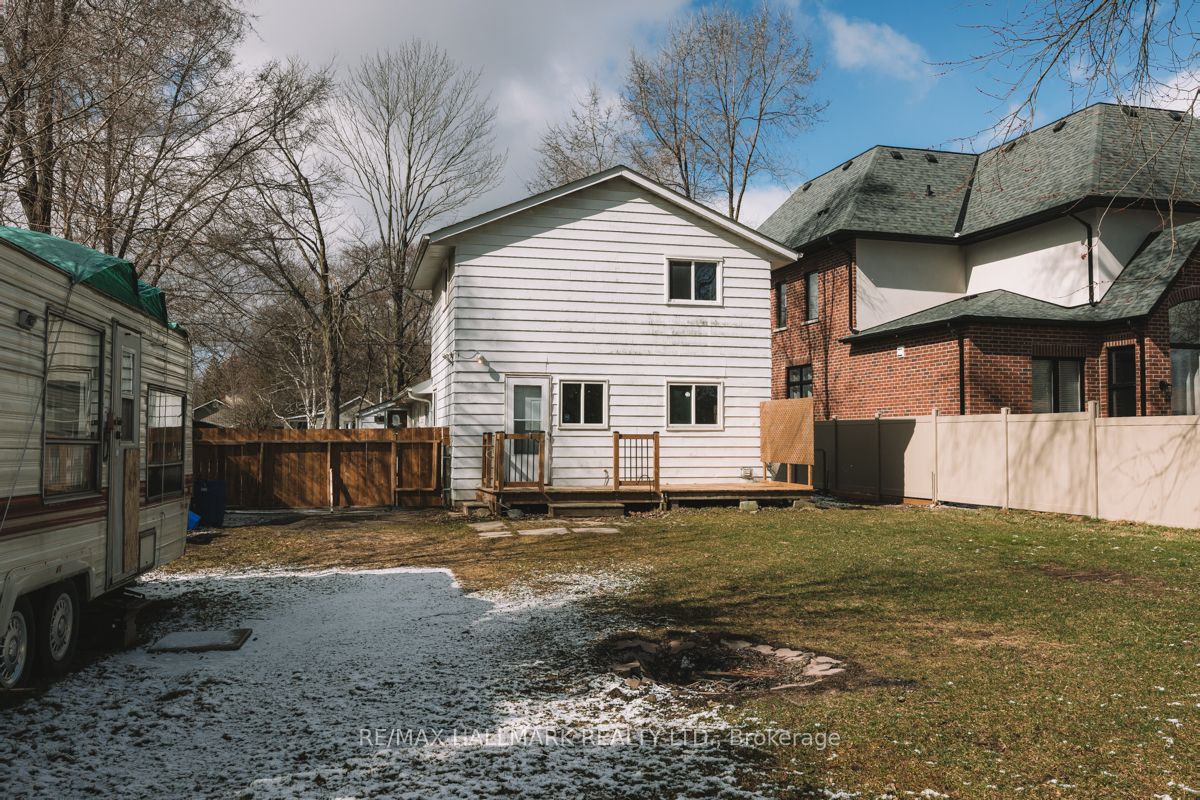 27 Oak Ave Property Photo 37
