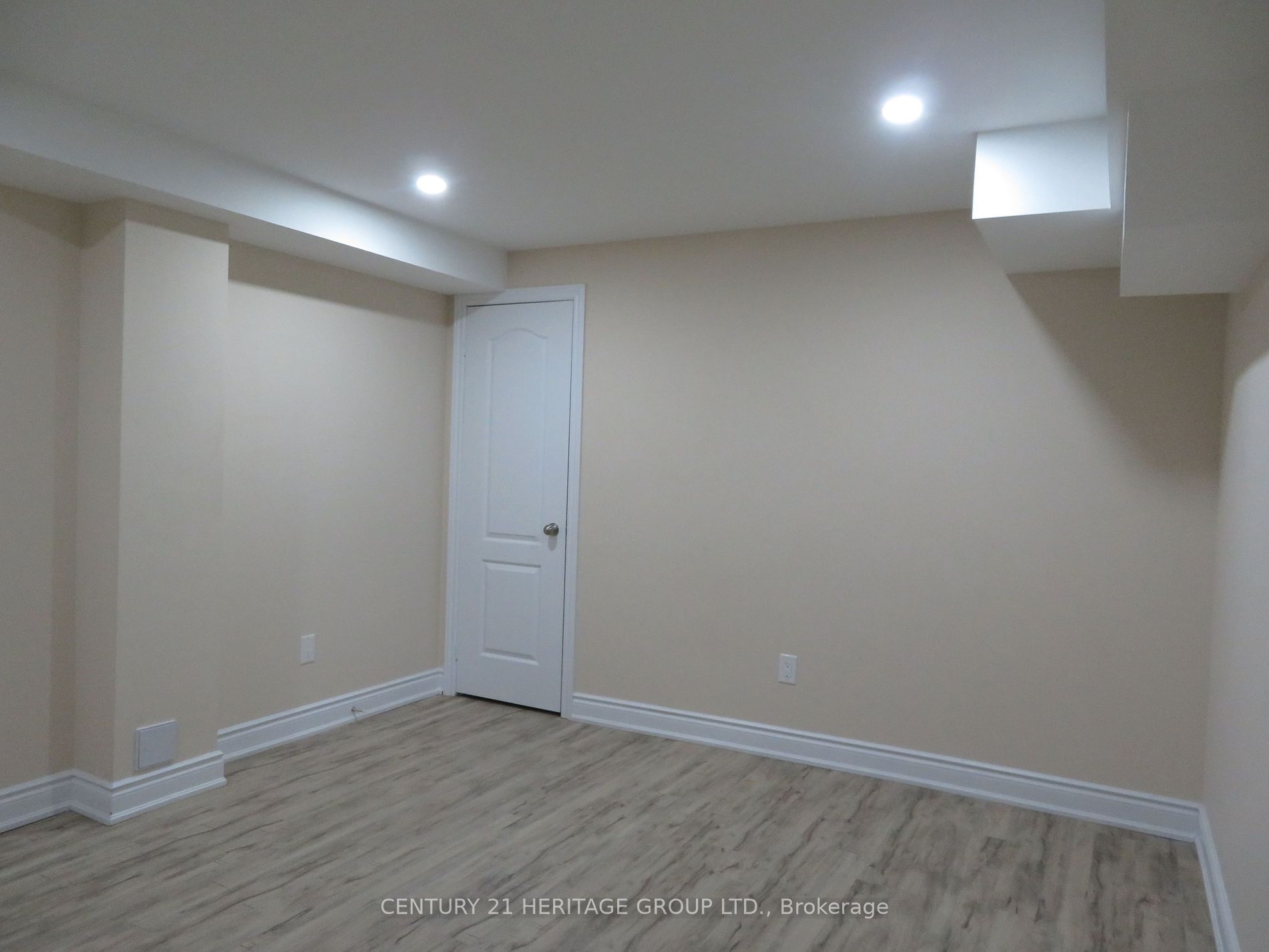 78 Gibson Circ Property Photo 6