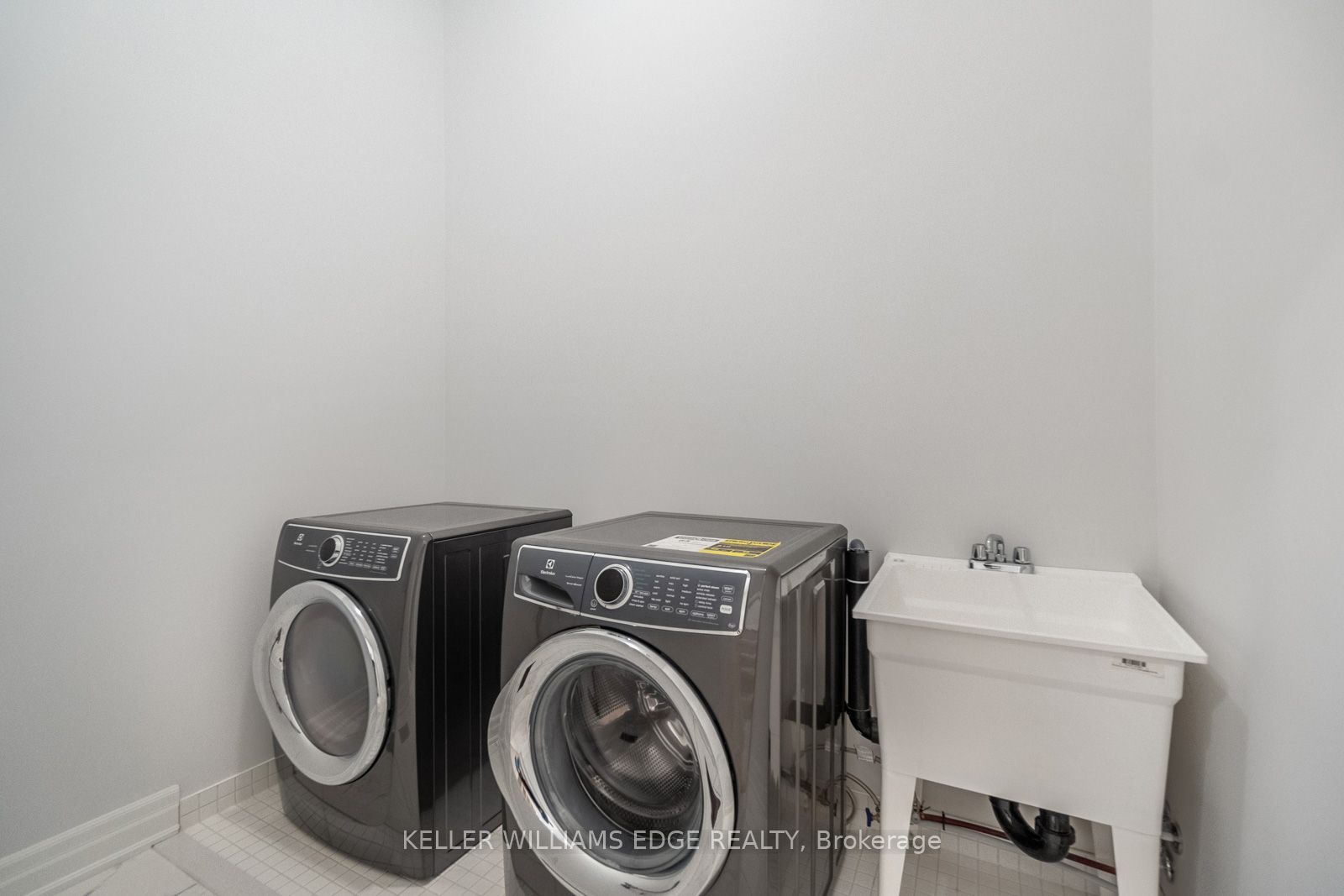 84 Wood Cres Property Photo 26
