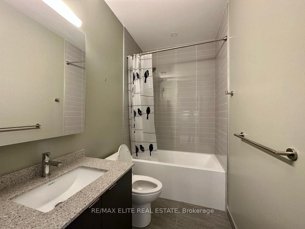 8868 Yonge St 709e Property Photo 9